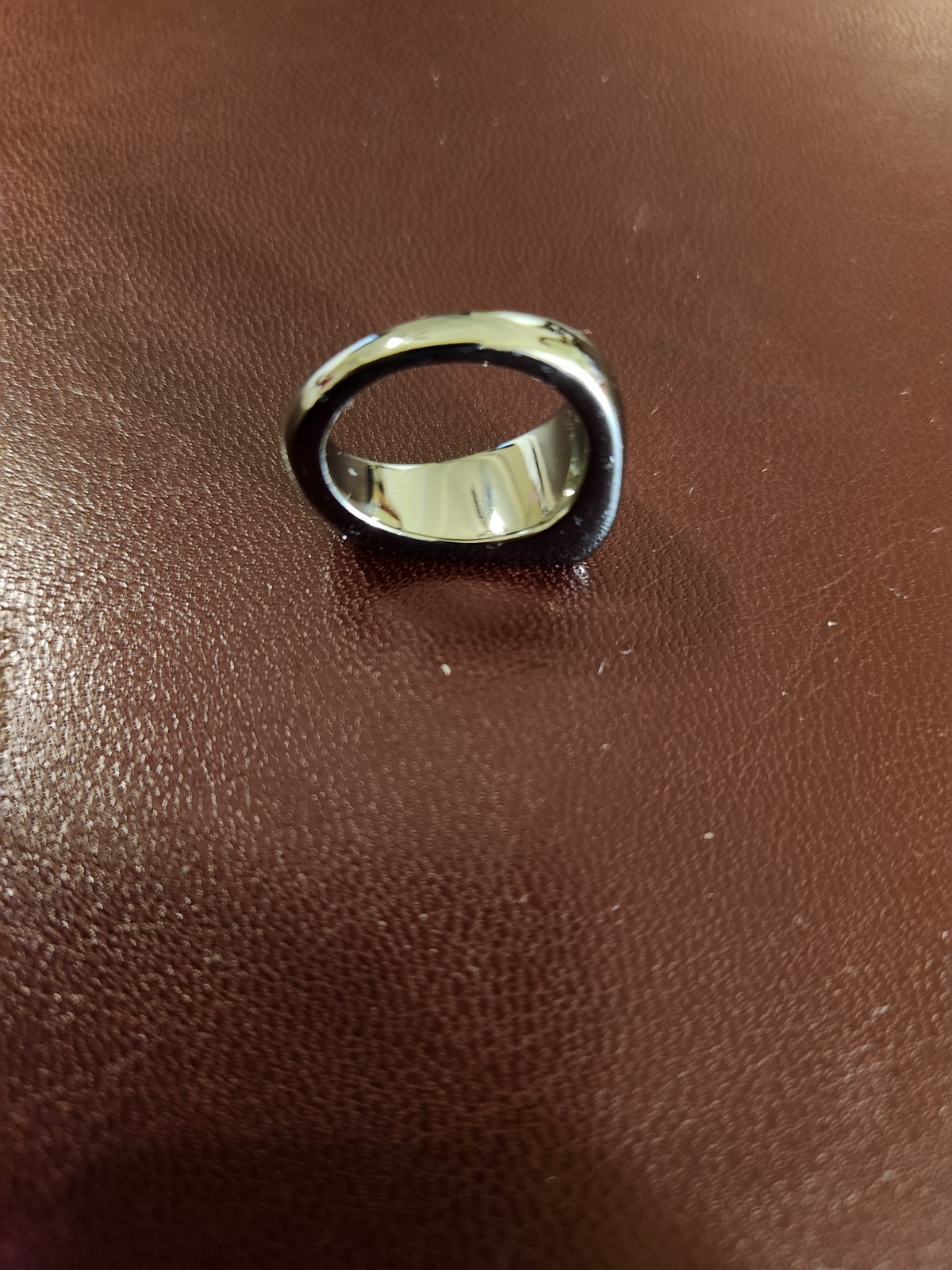Henri Bendel Gray Smooth Metal Geometric Shape Band Ring Sz 6 (Price Correction)
