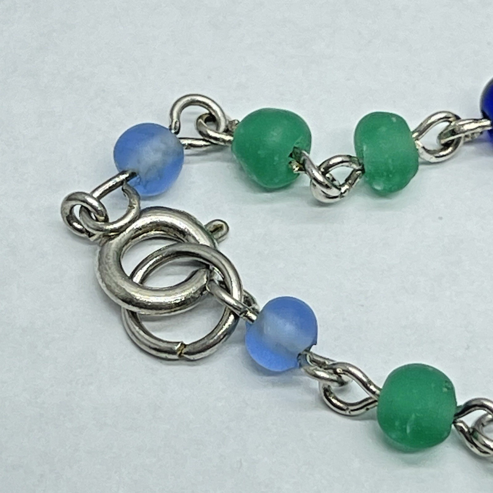 Necklace Silver Tone Glass Beaded Blue & Green Featuring Fish Charms 15″ no Mark