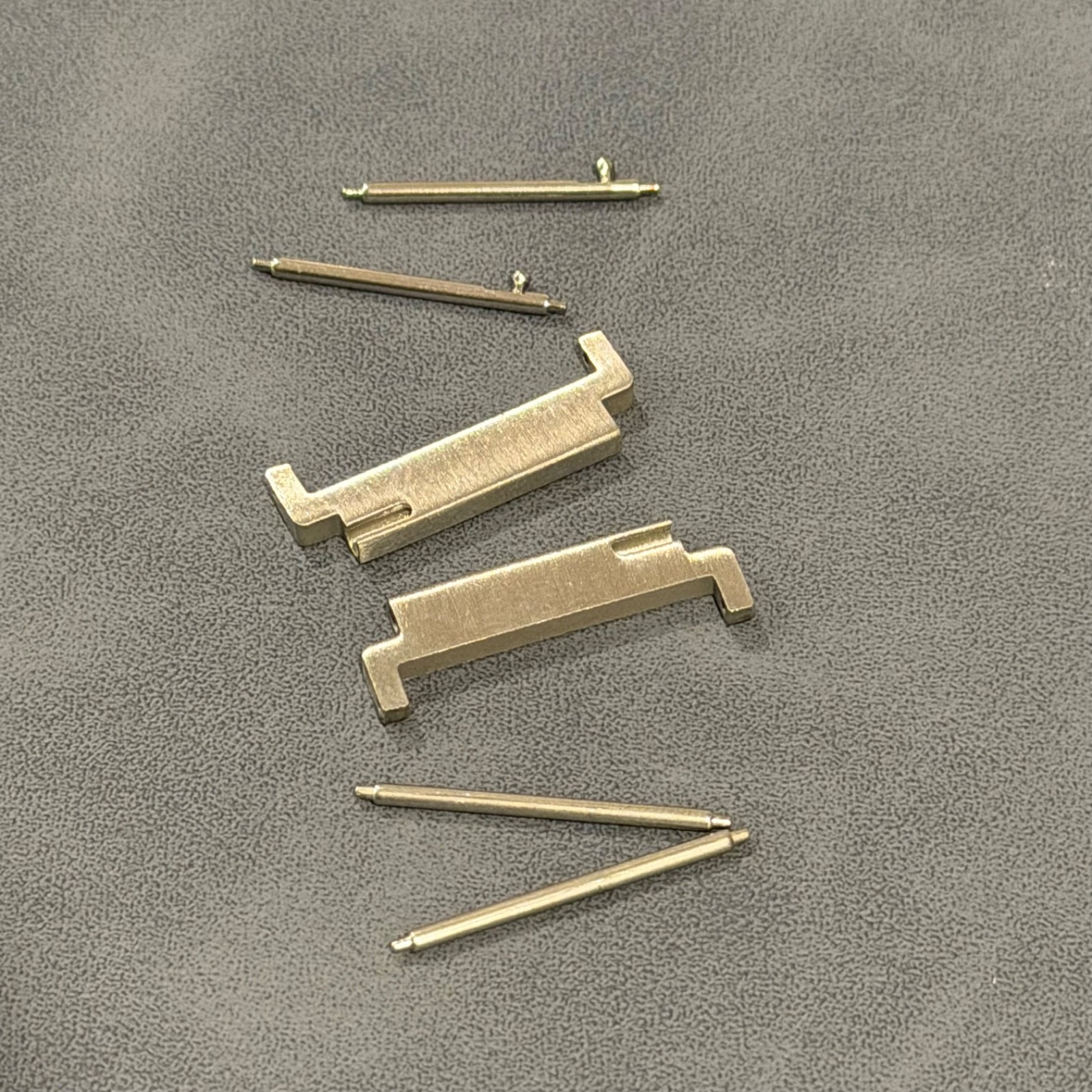 20mm to 22mm Convertor Watch Connector Adapter Stainless Steel Brushed Silver