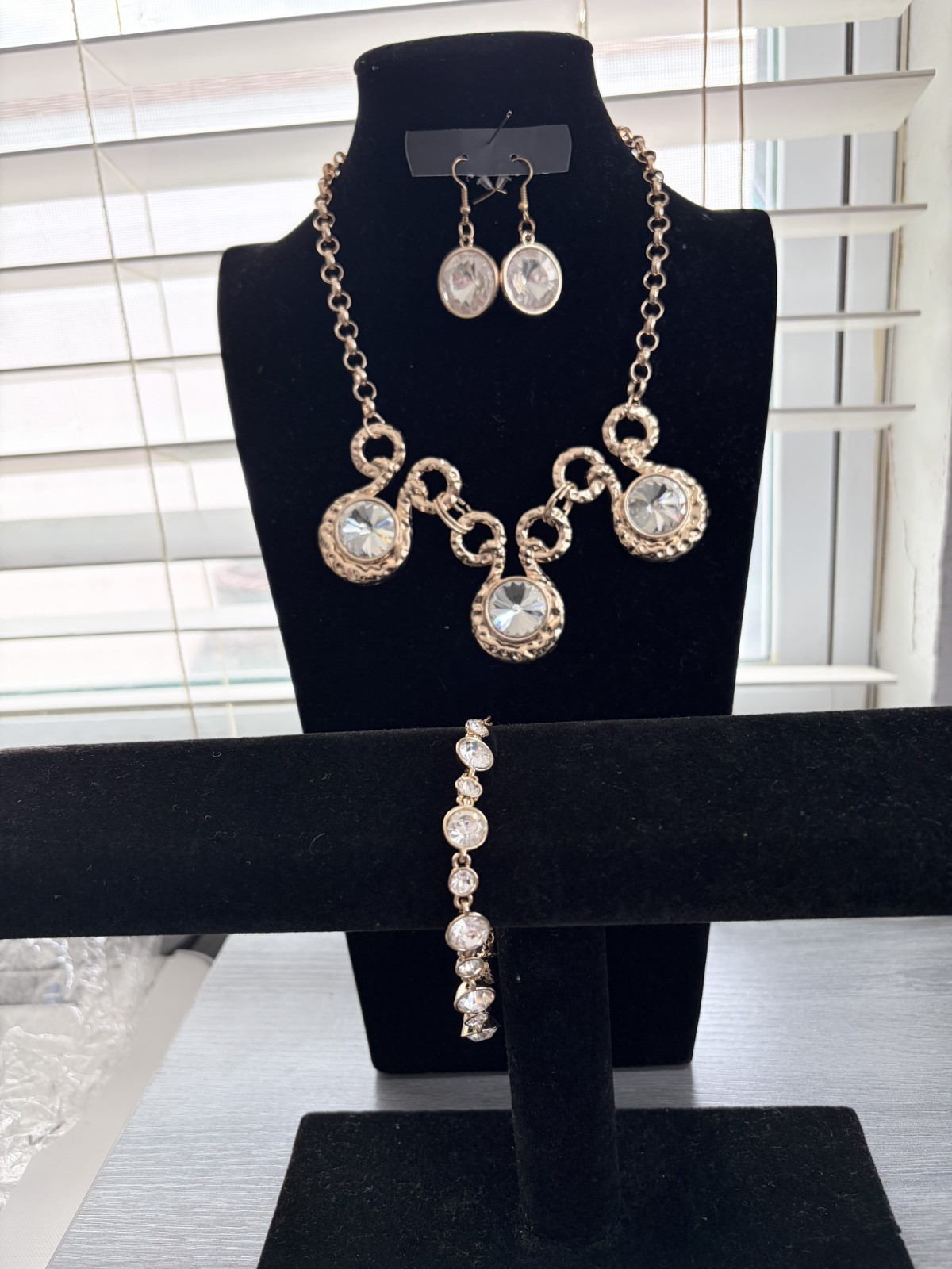 Luxury Elegant Necklace Set – Timeless Beauty for Every Special Occasion