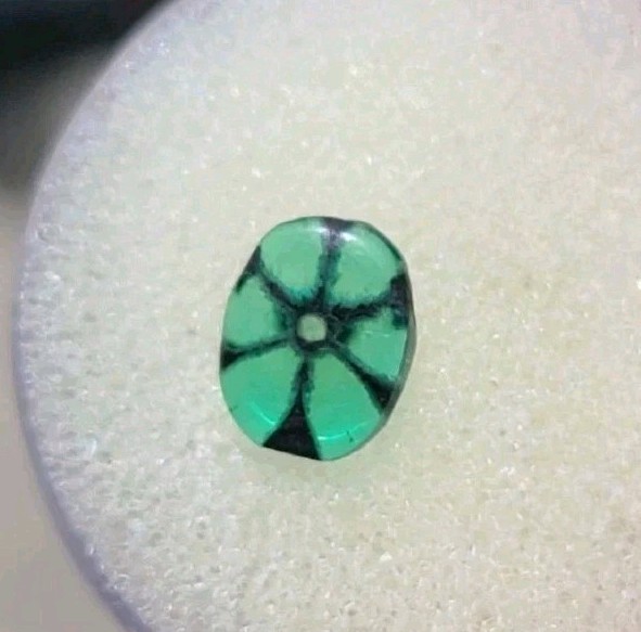 EXTREMELY RARE Tripache Emerald From Colombia 0.80 ct with Chatoyance!