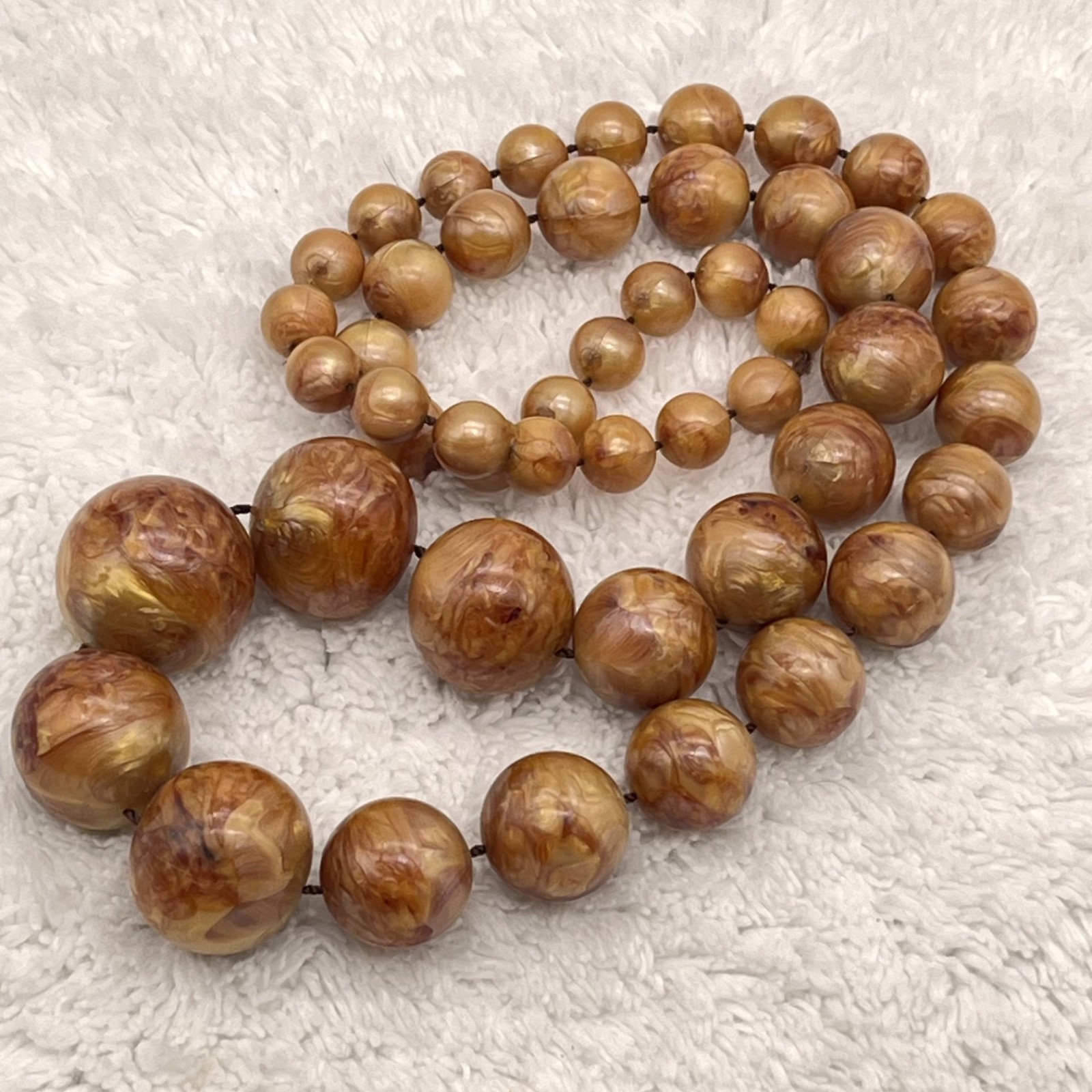 Vintage Plastic Necklace Marbled Brown Lucite Graduated Beads 28″
