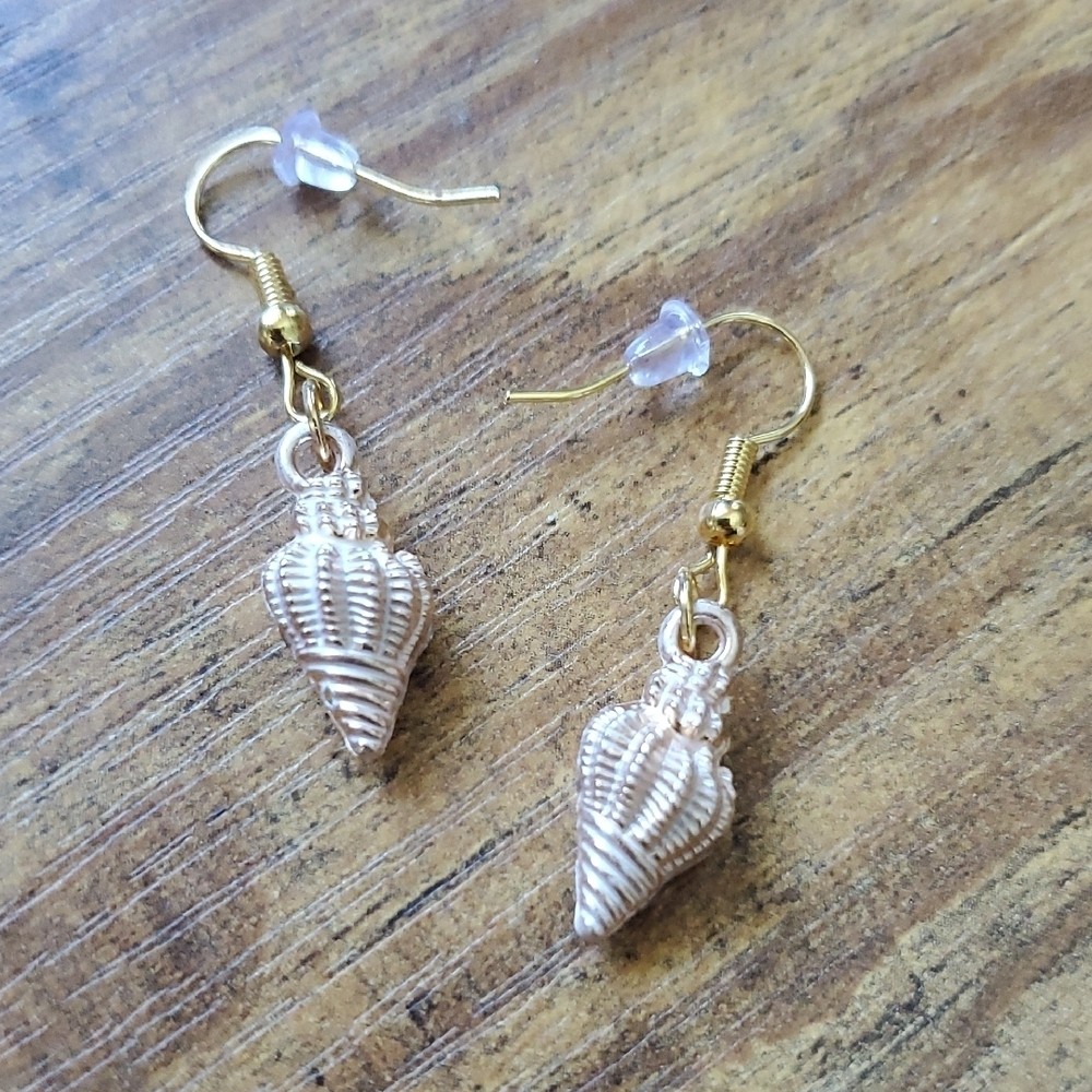 Chic Gold-Toned Shell Earrings