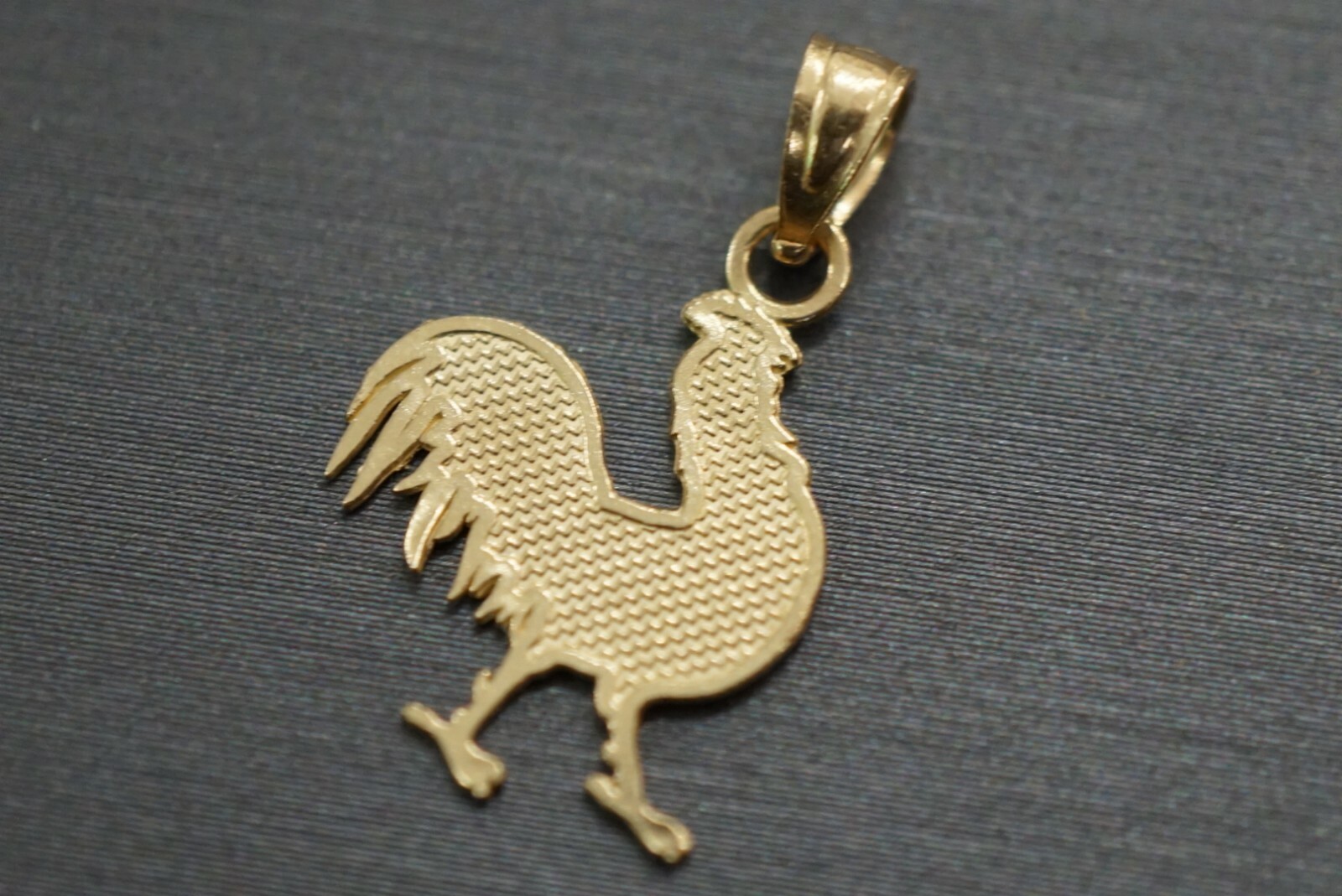 14K Solid Yellow Gold 0.65″ Diamond Cut Tiny Rooster Chicken Charm Pendant.