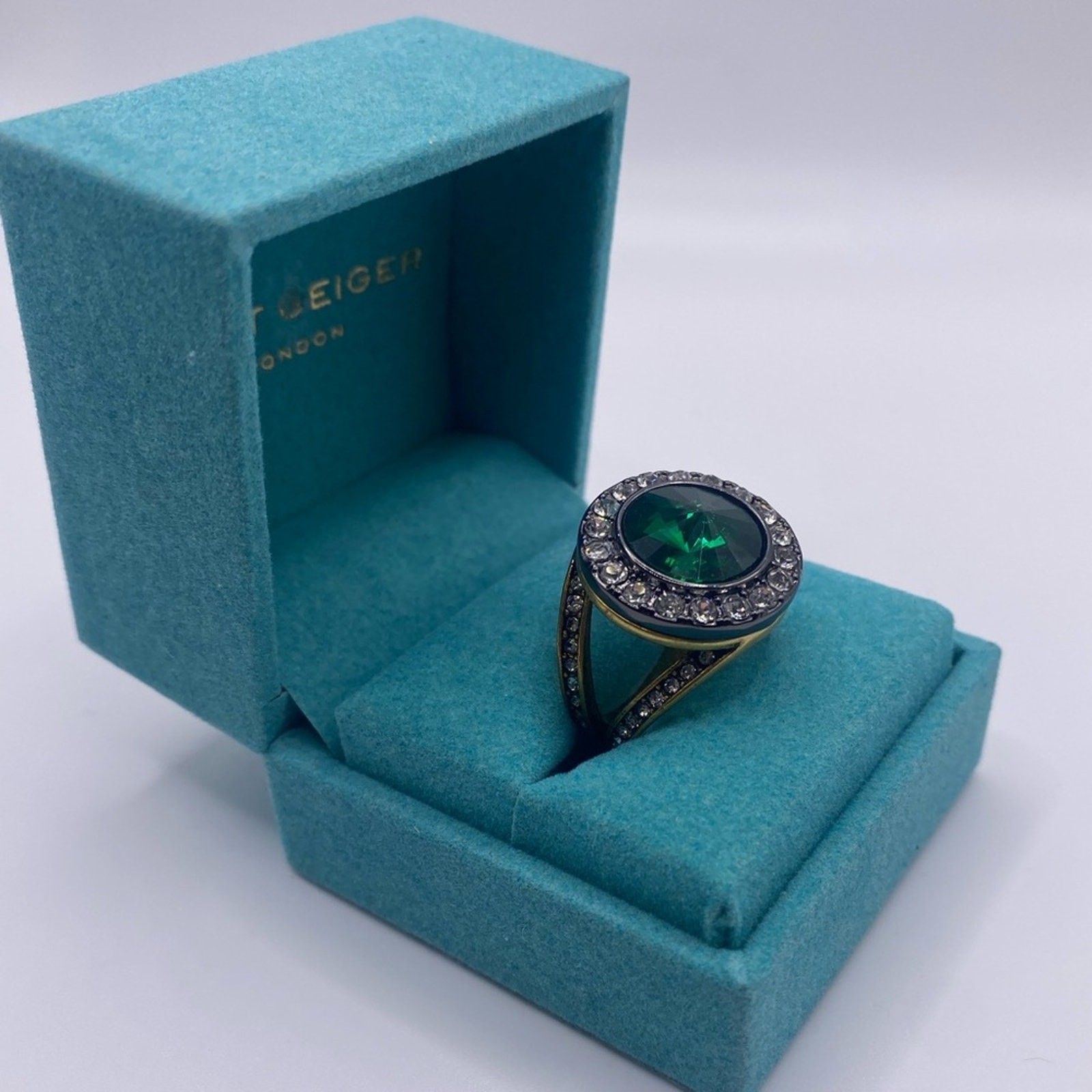 Kurt Geiger SMALL OCTAVIA RING Green & Clear Crystals Size 7 NWOT