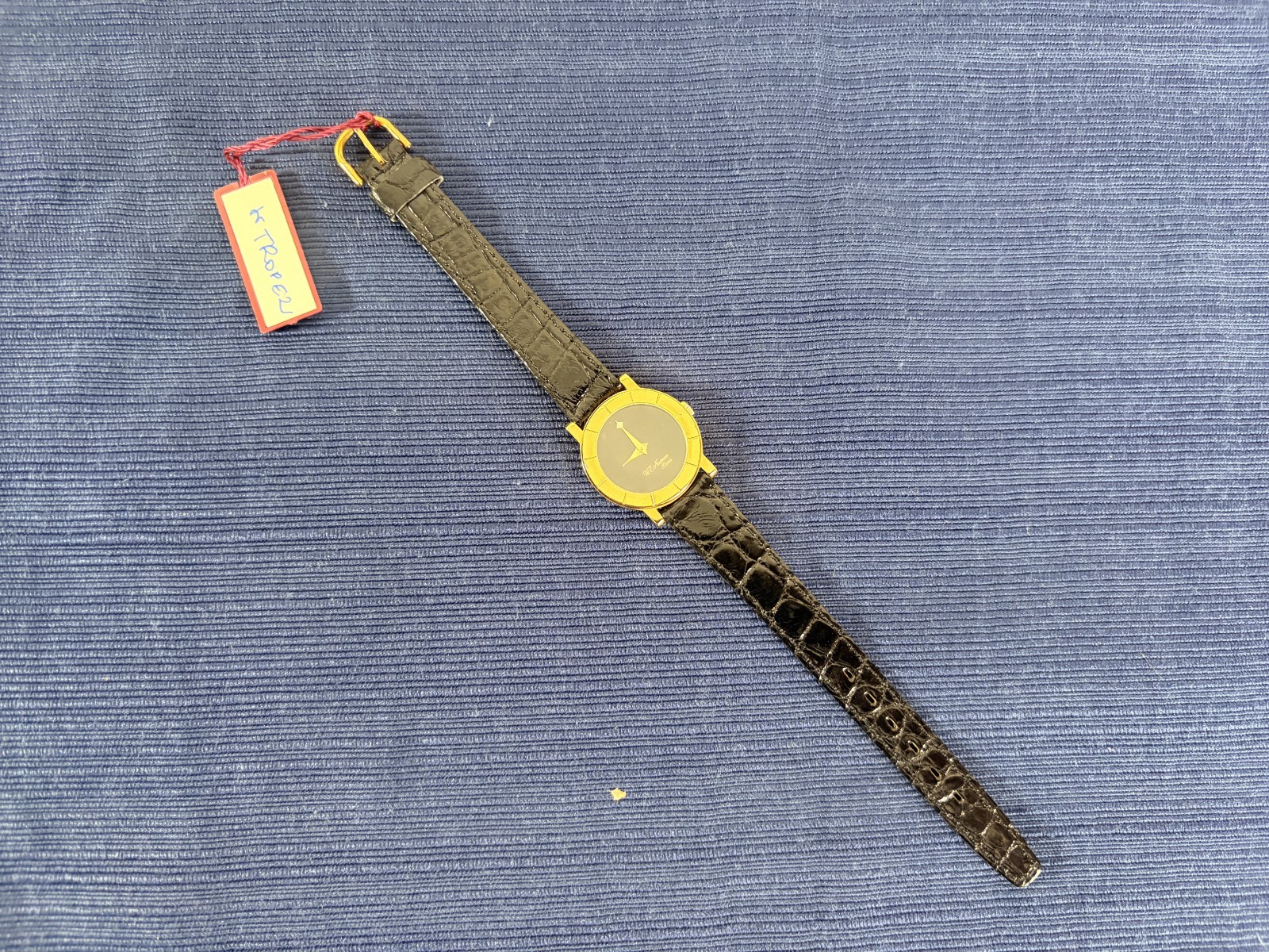 Vtg William E Newman Paris Womens Wrist Watch w/ Cloth Protective Sleeve