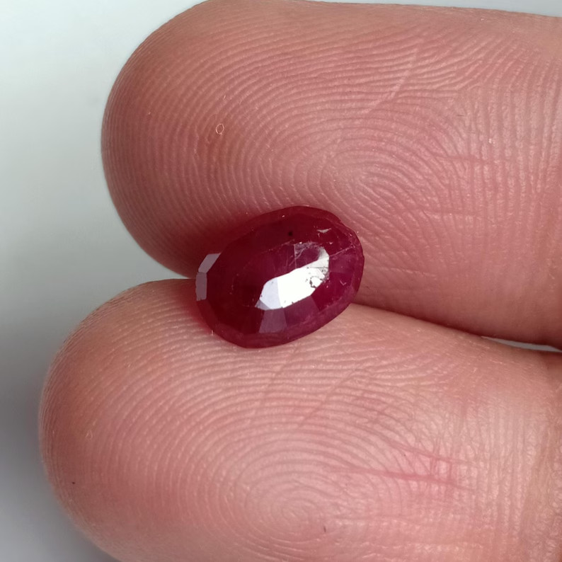 1.70 Ct Pigeon Red Ruby Oval Rare Quality Ruby Loose For Jewelry 8.6×7.6 mm