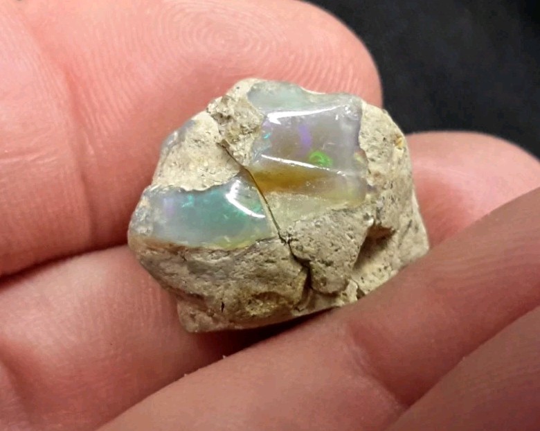24x16x14mm ETHIOPIAN OPAL