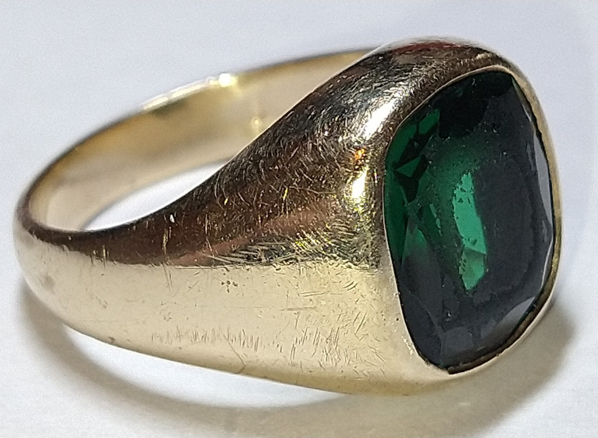 Solid heavy 9k gold ring 12.0 grams – sz 10.75