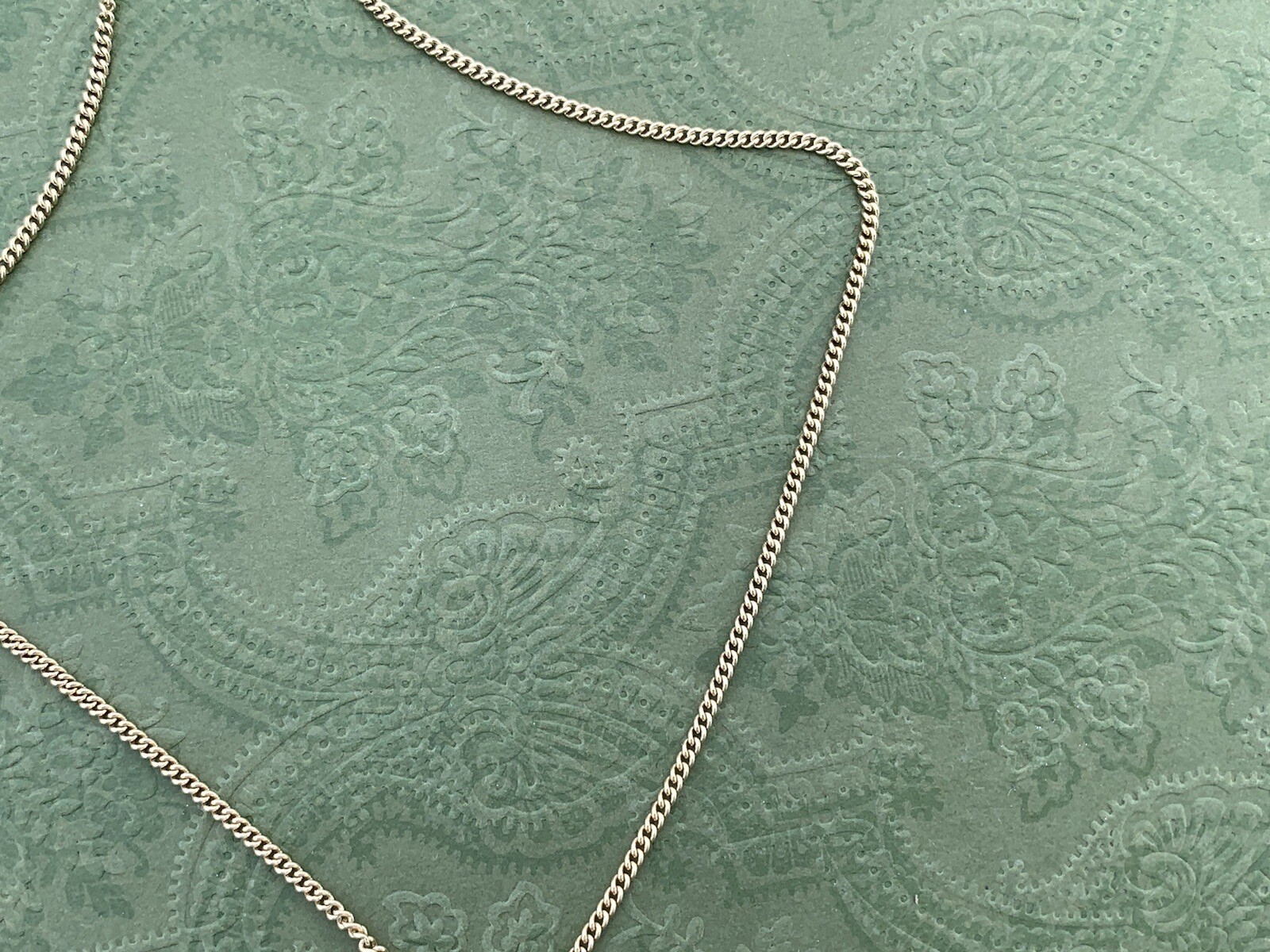 18K Yellow Gold Tane Link Oval Pendant Chain Necklace (17″) – 7.7 Grams