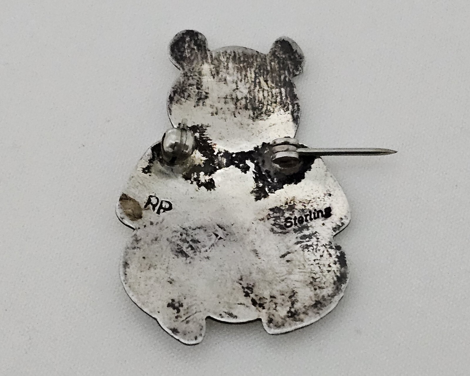 Sterling Silver Bear shape Native American Vintage Brooch Marked RP 1 1/2″