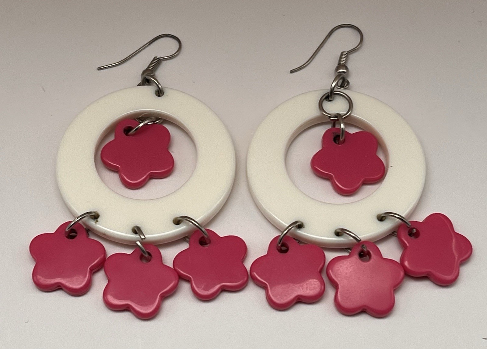 Pink White Acrylic Flower Dangle Drop Earrings