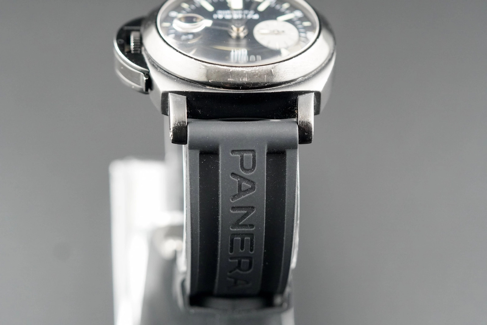 Panerai Luminor Gmt Automatic Black Dial on Leather PAM00088