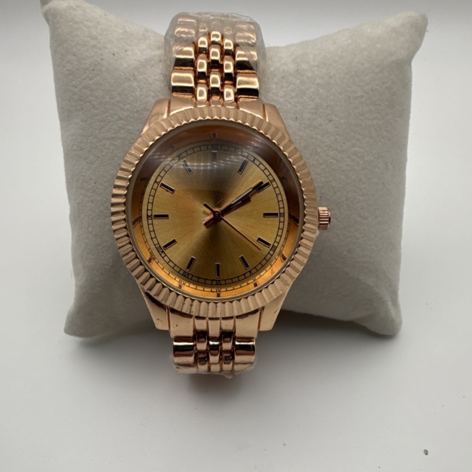 Gold Tone Analog Metal Bracelet Sunburst Dial Stick Indexes Dress Watch