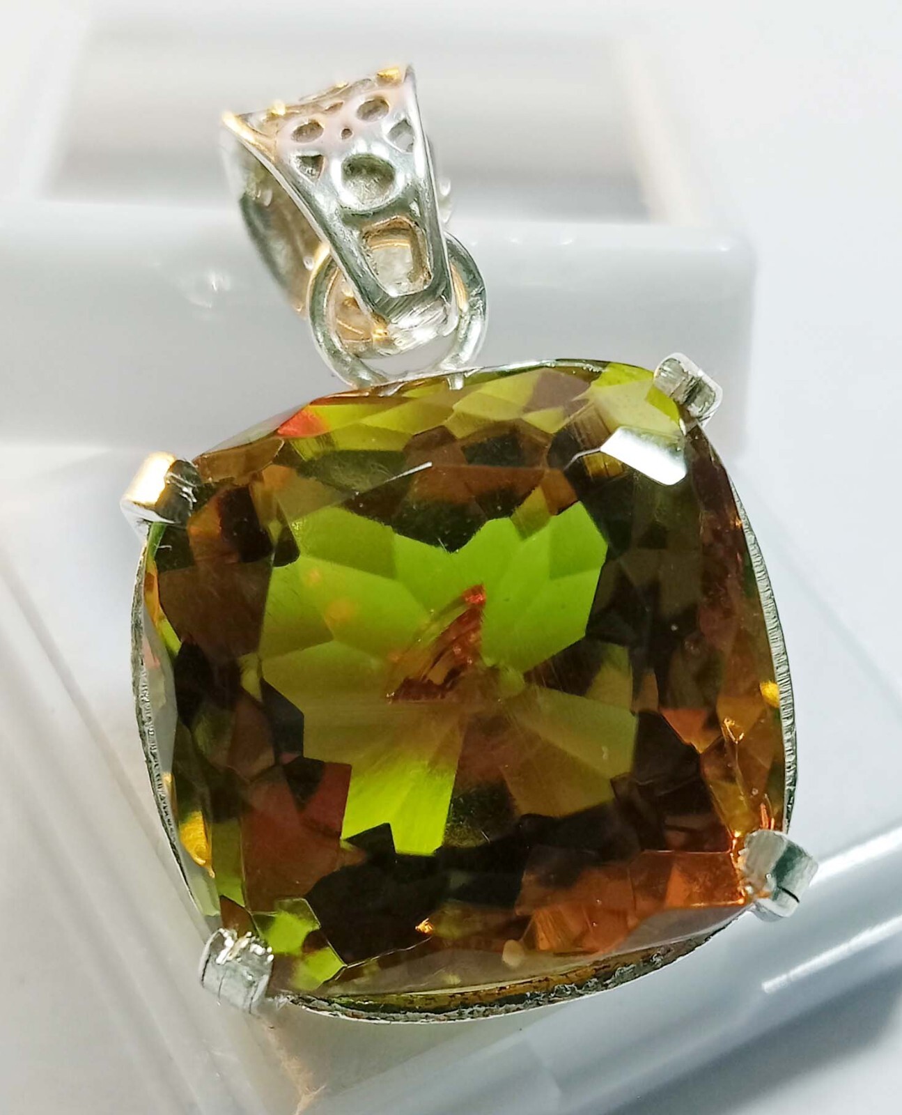Cushion Cut 50.00 Ct Alexandrite Pendant Natural Loose Gemstone Locket Certified