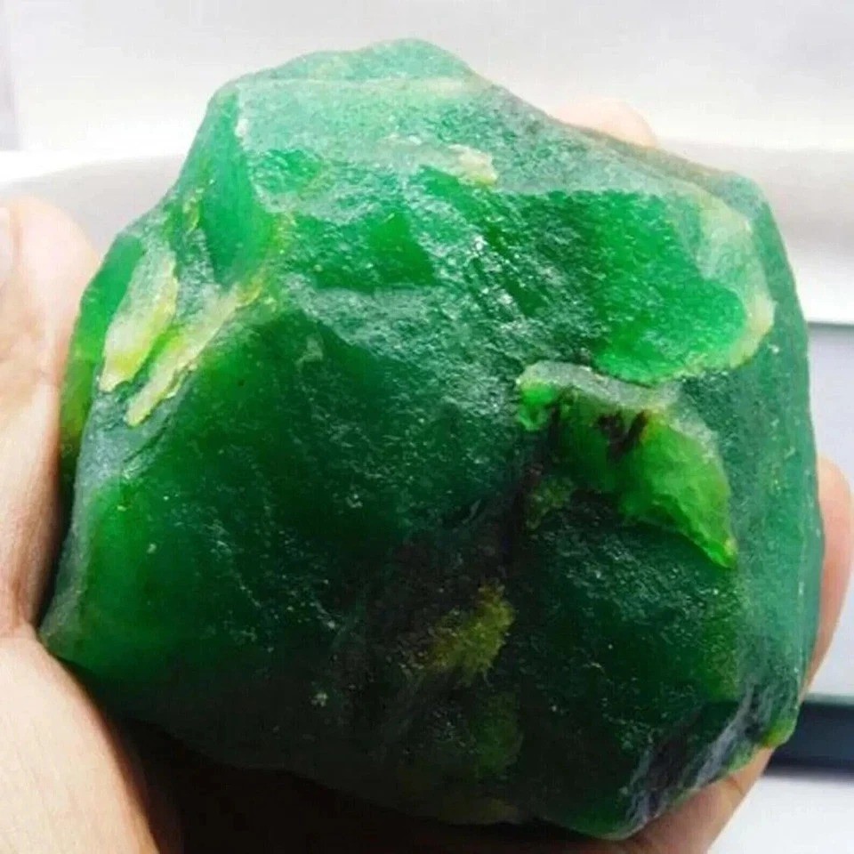 Natural 1005 Ct Colombian Green Raw Emerald Rough Uncut Loose Gemstone