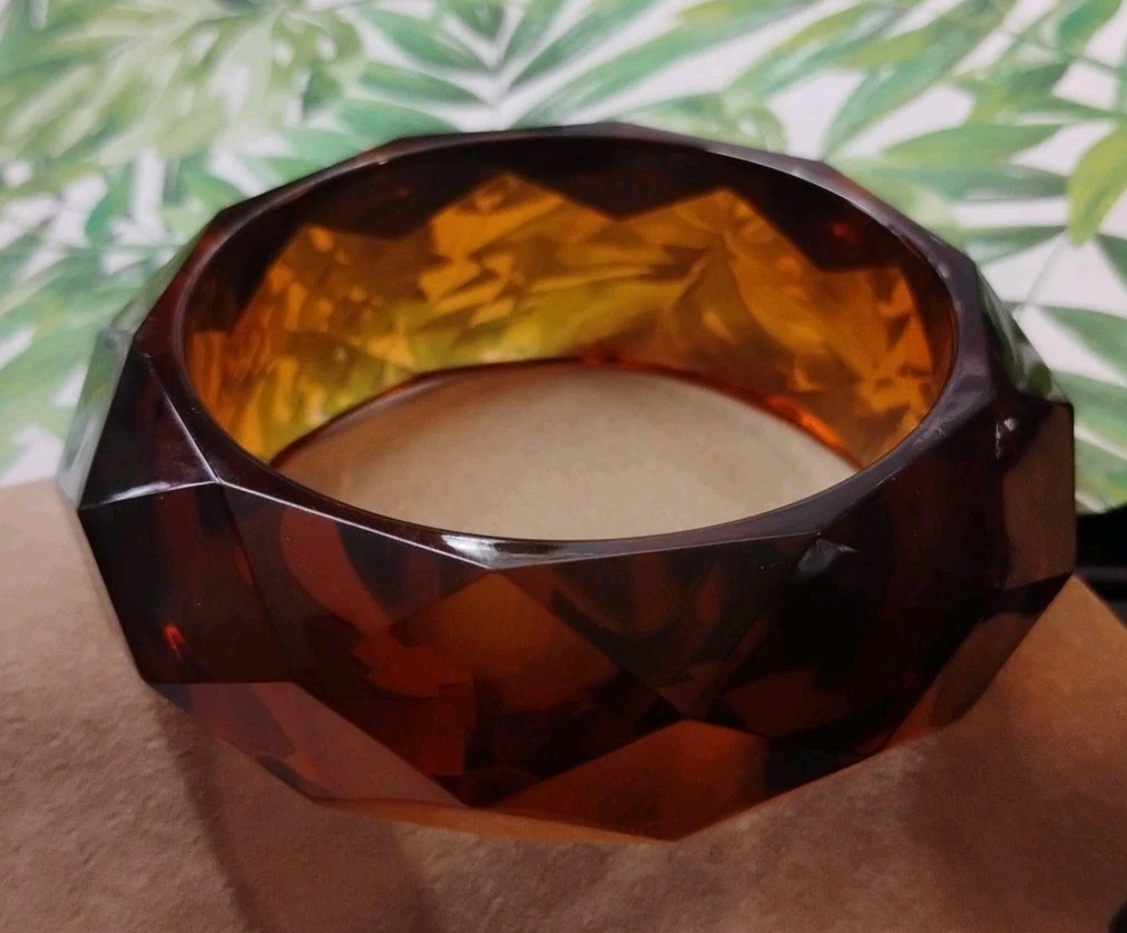 CHUNKY! Root Beer Toned Faceted Brown Acrylic/Lucite Bangle Bracelet, Nice!
