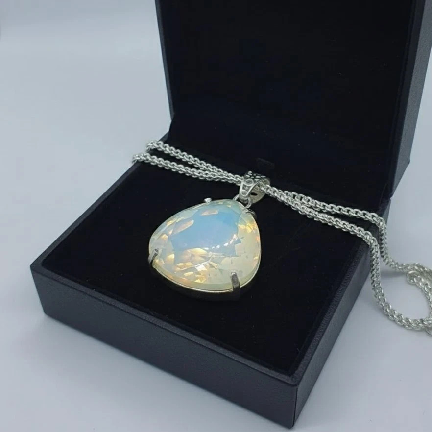 Pear Cut 925 Solid Silver Pendant Certified 79.40 Ct Loose Gemstone White Opal