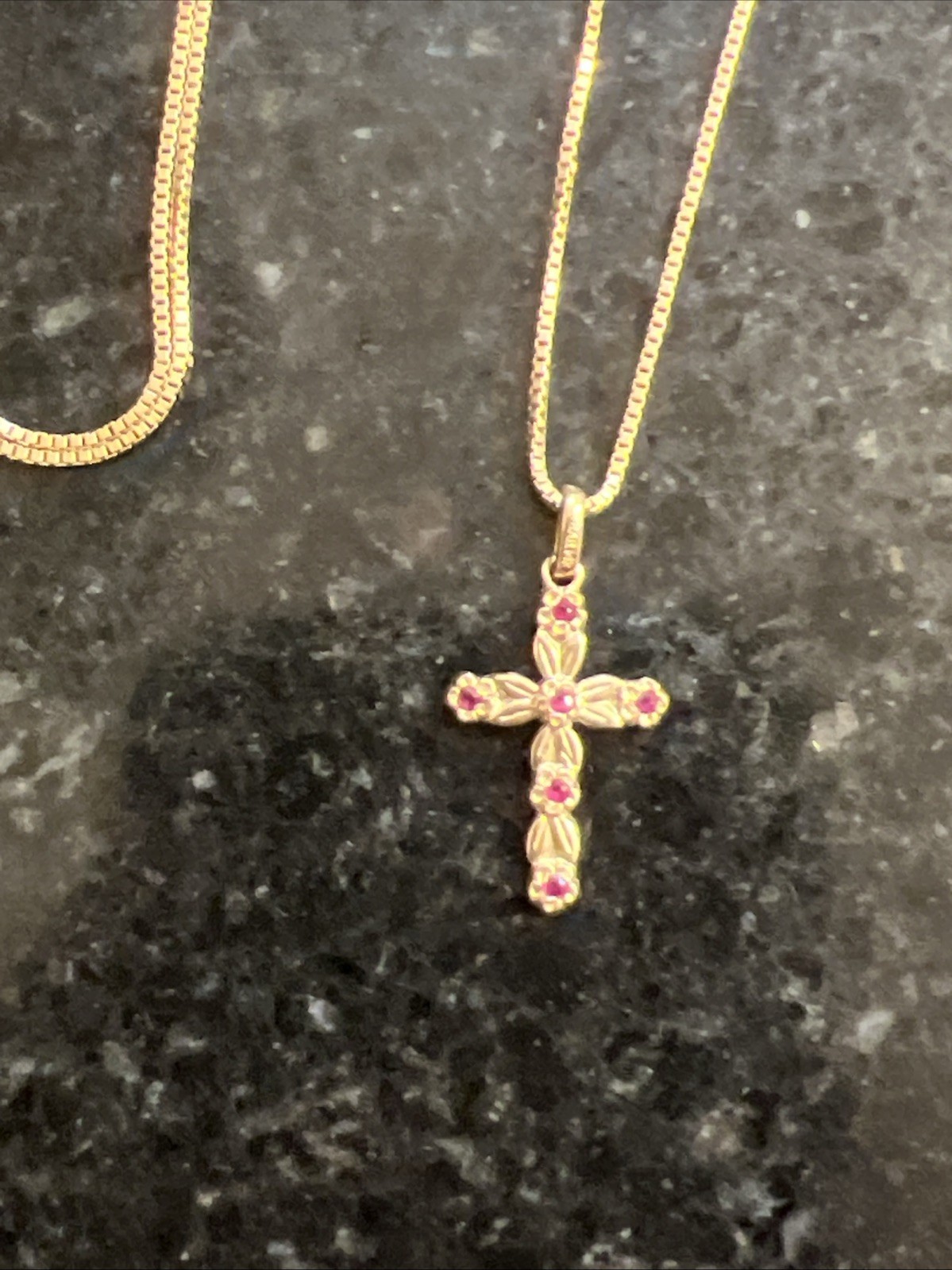 14K Gold & Ruby Cross Pendant Necklace Gold 18” Chain Exc cond