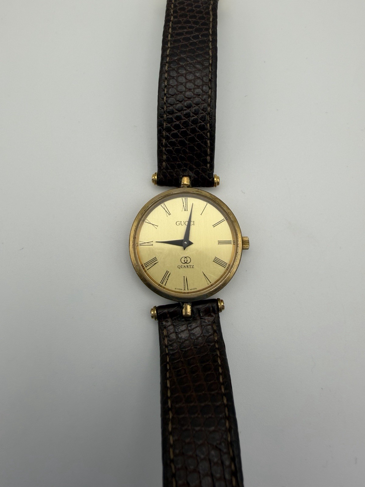 Vintage Gucci 2000M Series Quartz Swiss Made Leather Band