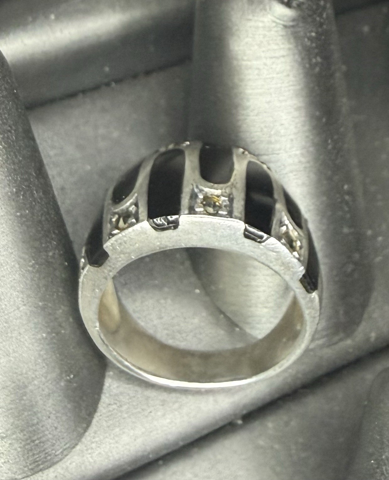 Sterling Silver 925 Z 8.75 Ring Black Onyx And Marcasite 7.7 Gram Wide Band