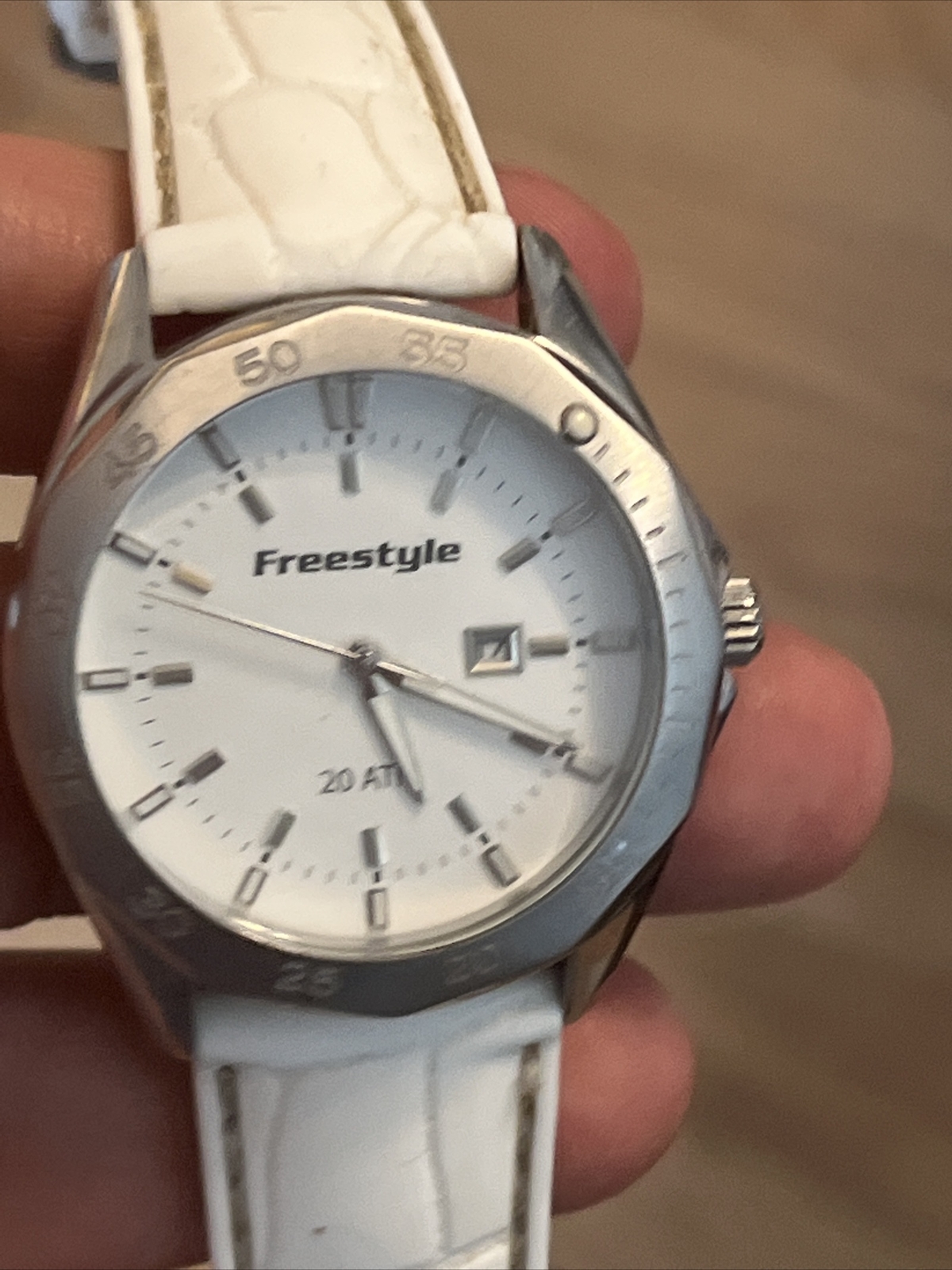 Freestyle Diver watch 200M H20 20ATM A126-12 White dial me’s watch