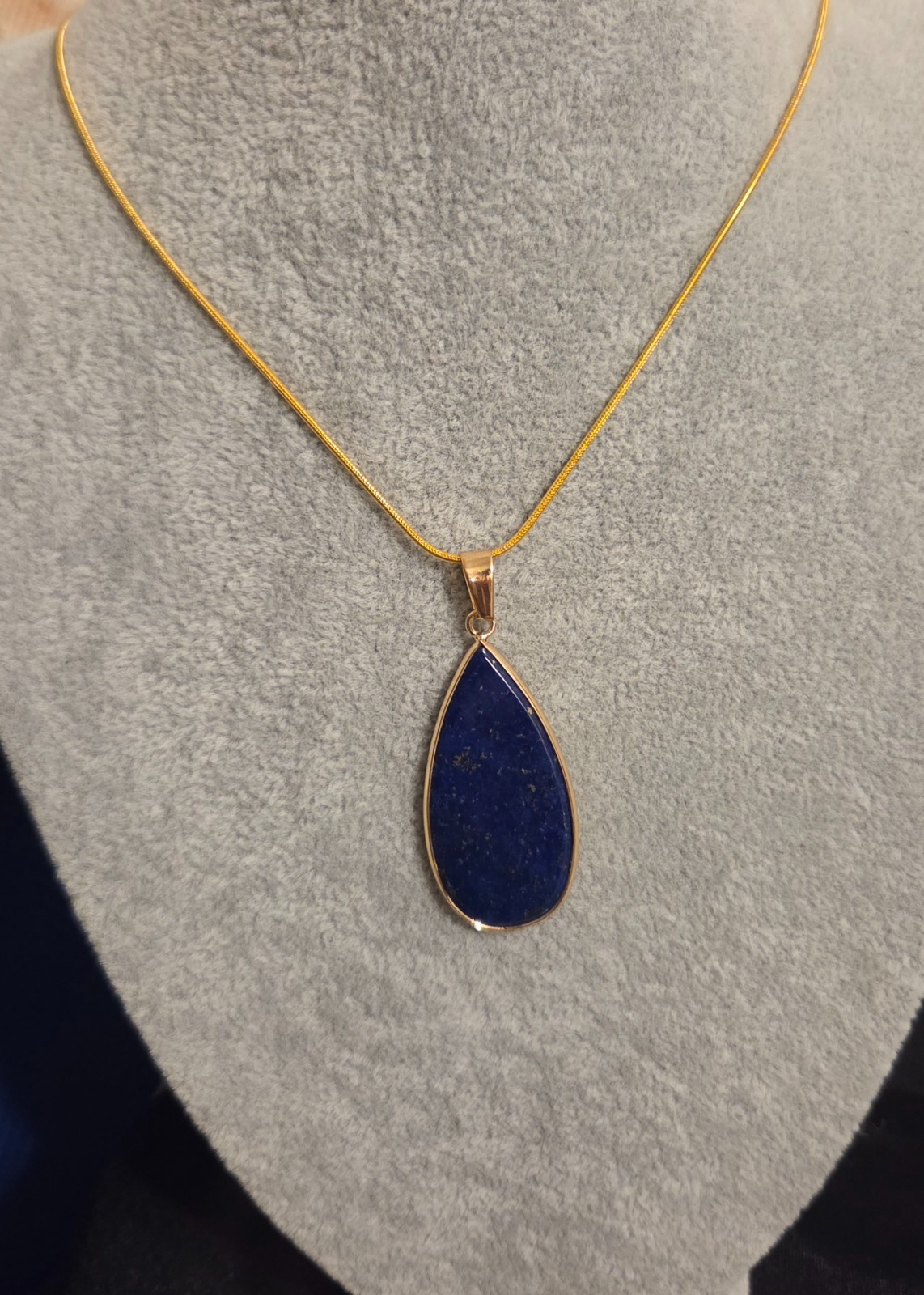 LAPIS LAZULI TEAR DROP PENDANT W/20 IN GOLDEN CHAIN AND FREE GIFT