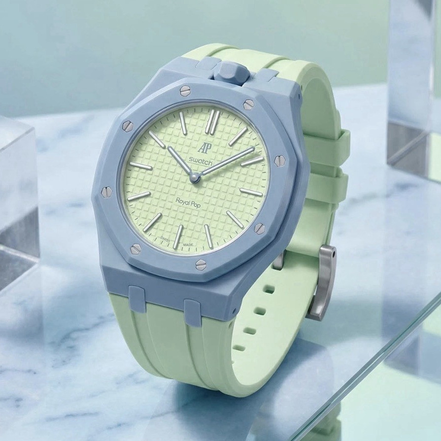 Swatch Audemars Piguet x Royal Pop Blue 42mm Quartz Green Strap Box Papers
