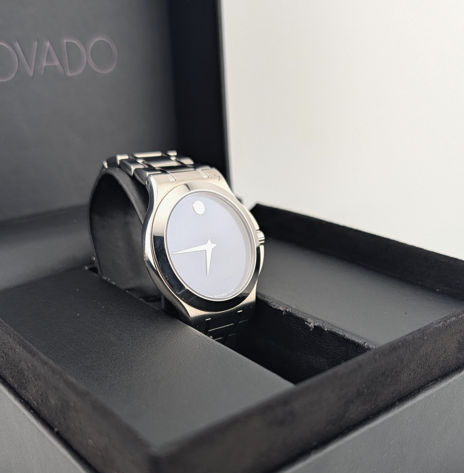 Movado Men’s Corporate Exclusive SS Watch W/Azure Blue Dial; Model #01.1.14.1050