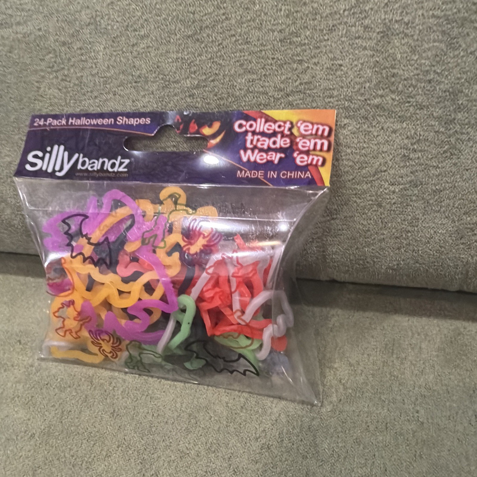 Silly Bandz Elastic Silicone Bracelets Halloween shapes Bands PARTY Favors NEW