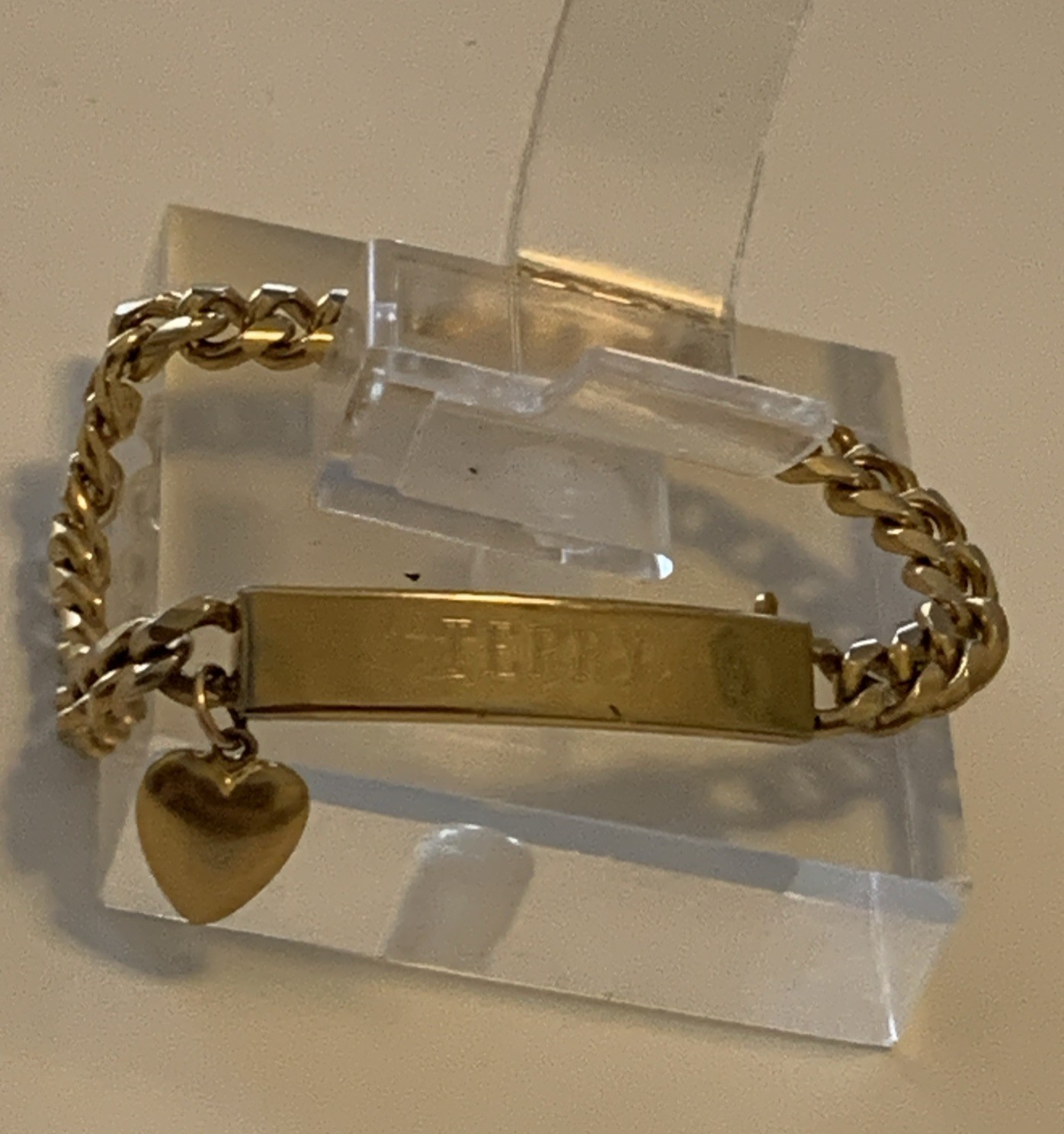 Signed Speidel USA Vtg Gold Tone ID Bracelet Engraved Dangle Heart Gold Plated