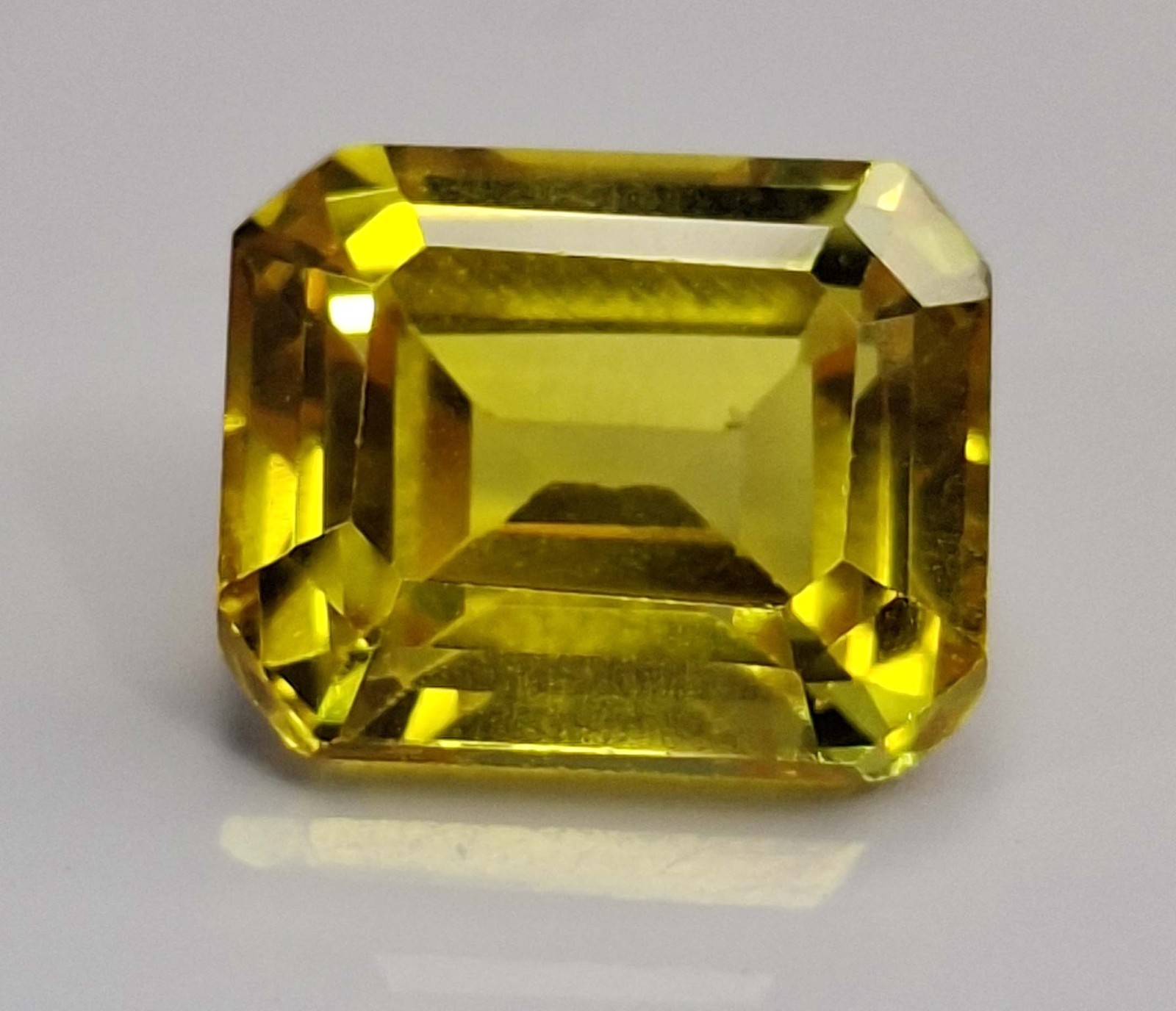 Certified Gemstone Loose Yellow Emerald Cut 5-7 Ct Natural Sapphire