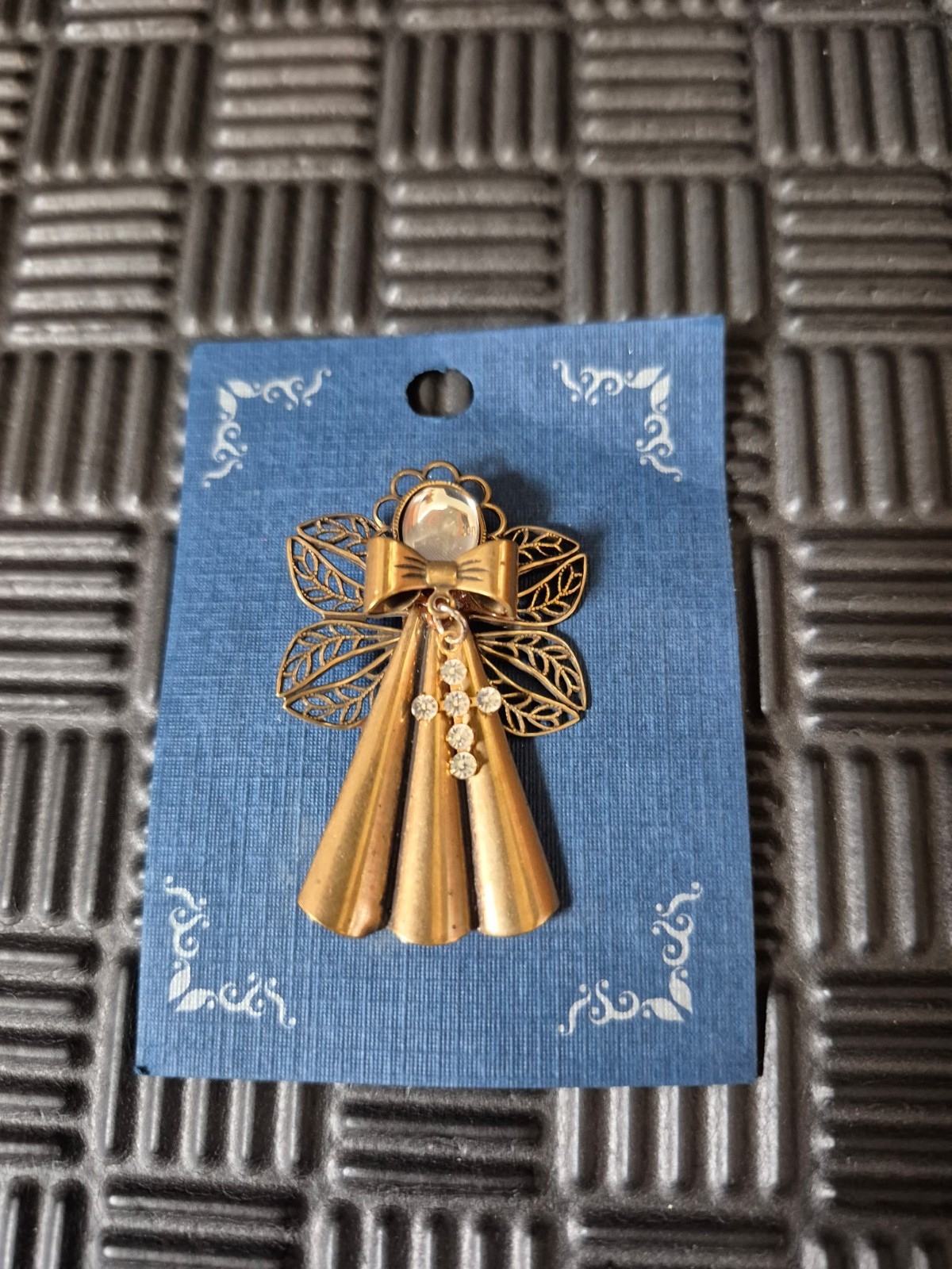 Angel Pin – Unknown Materials – Unbranded