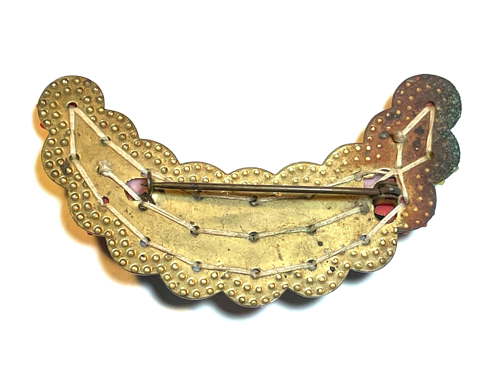VTG UNSIGNED-MIRIAM HASKELL 2-3/8” WIDE HAND STRUNG LAYERED DECO FLOWER BROOCH