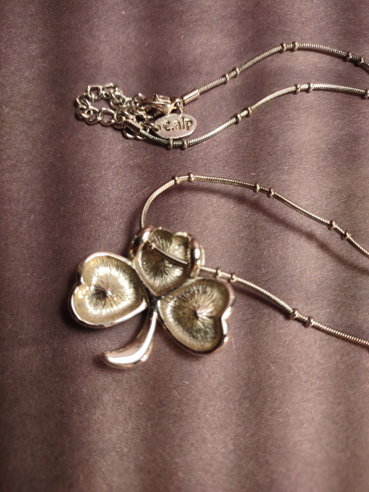 Irish Celtic Crystal 3 Leaf Heart Clover Necklace With Green Stones W/ Pouch