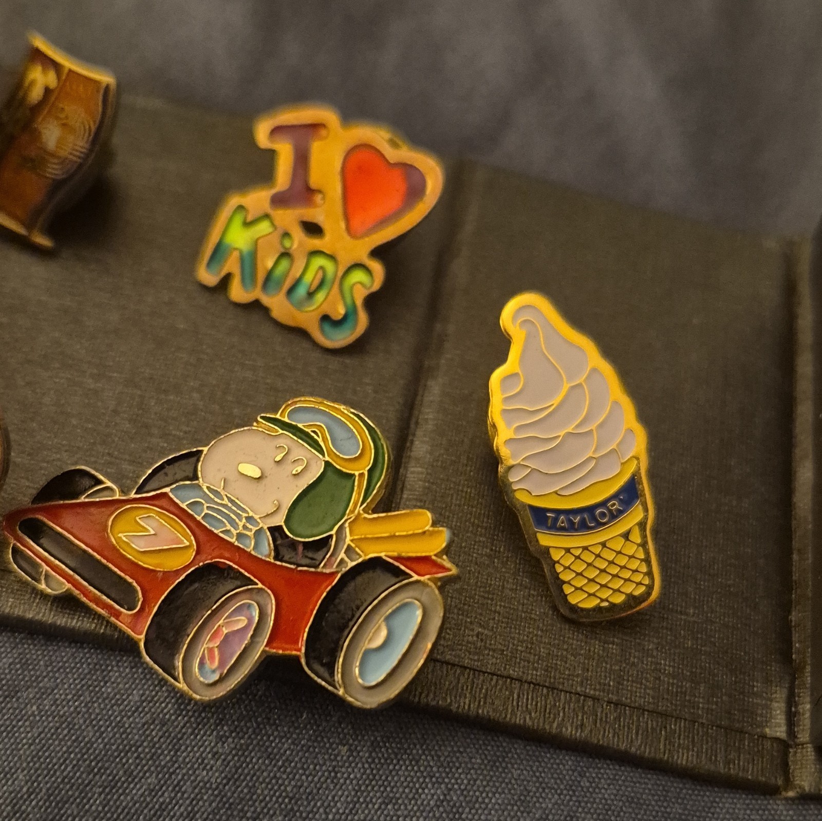Vintage Lot Of Pins