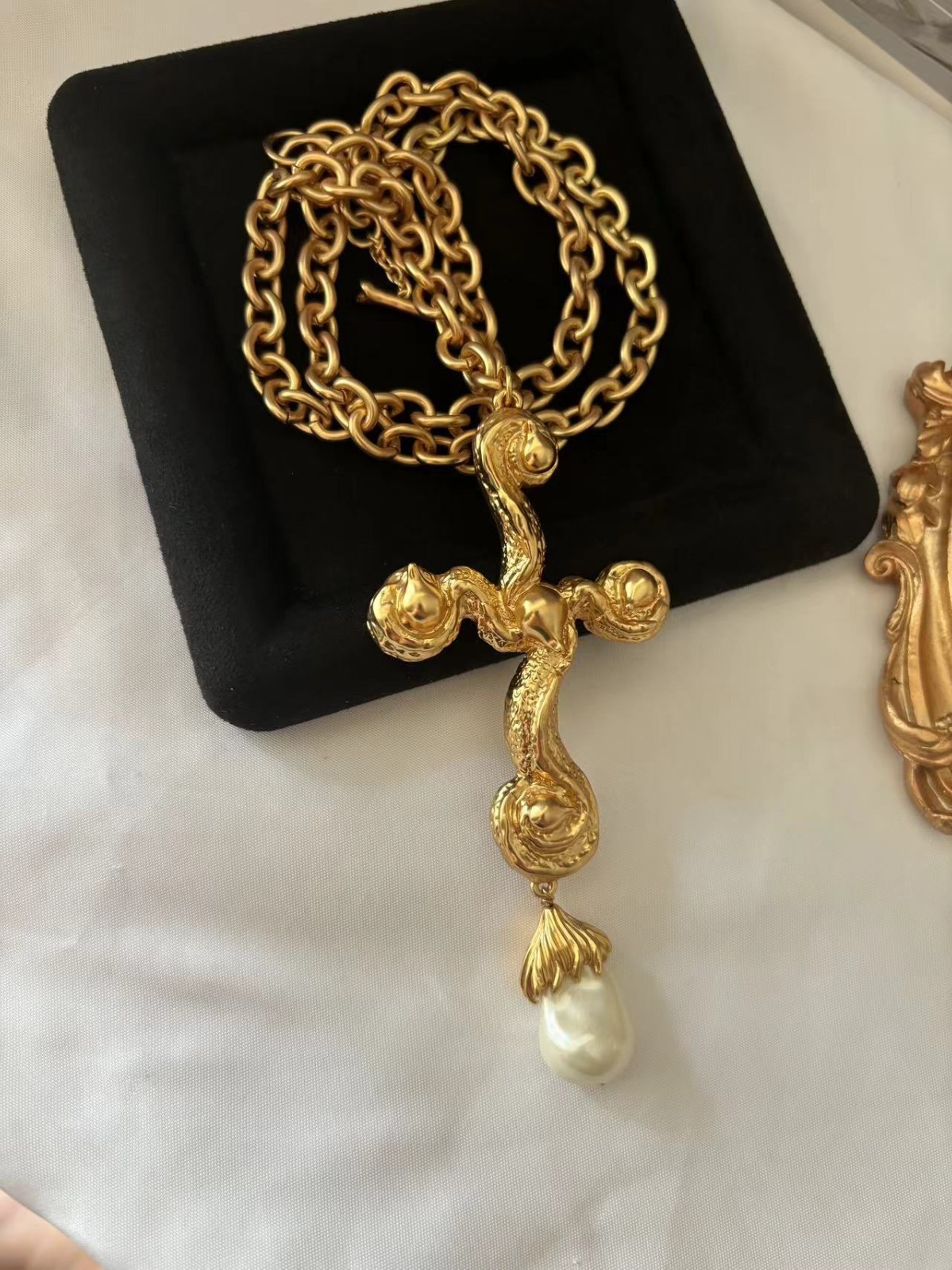🎁Schiaparelli Women Retro Baroque Pearl Gold Plate Necklace Pendant Lover Gift