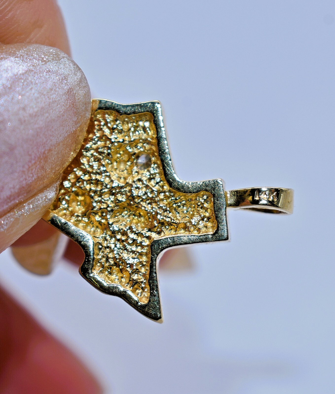 14 K Yellow Gold Nugget Texas State Pendant w/Diamond Acent 5.3 grams 1 inch