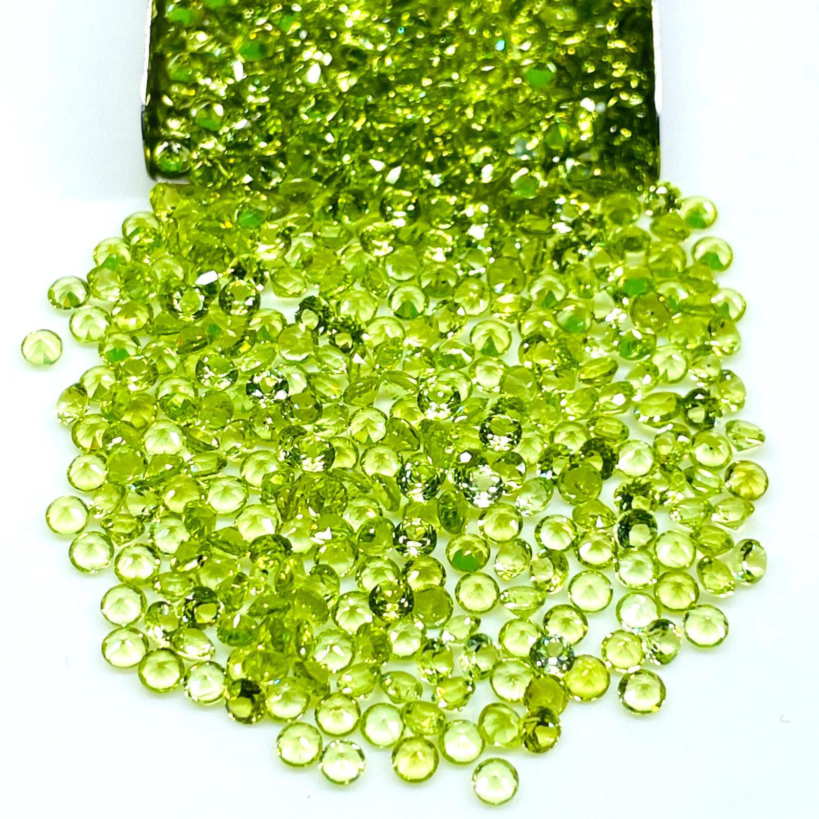 VVS 200 Pcs Natural Peridot 2.5mm Round Cut AAA+ Quality Loose Gemstones Lot