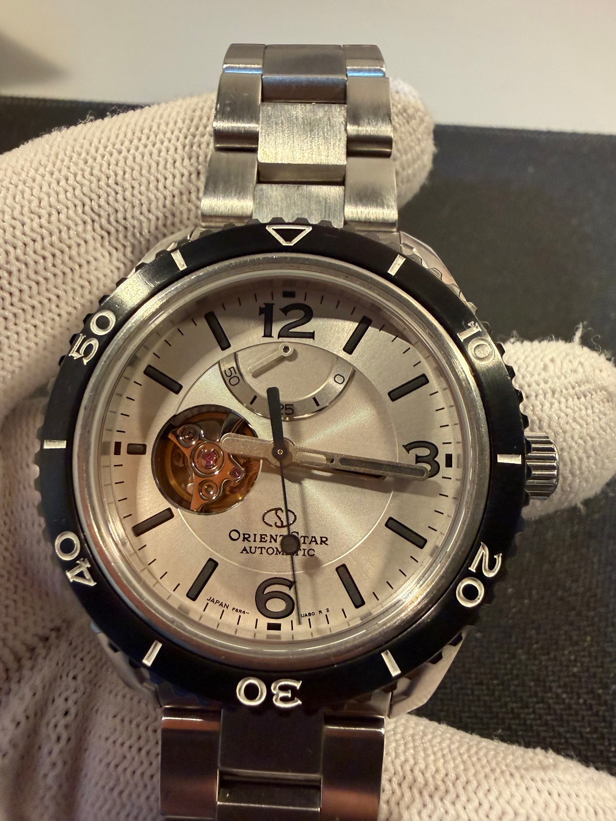 Orient Star RE-AT0107S White Dial,Open Heart divers Automatic JDM – RK-AT0107S