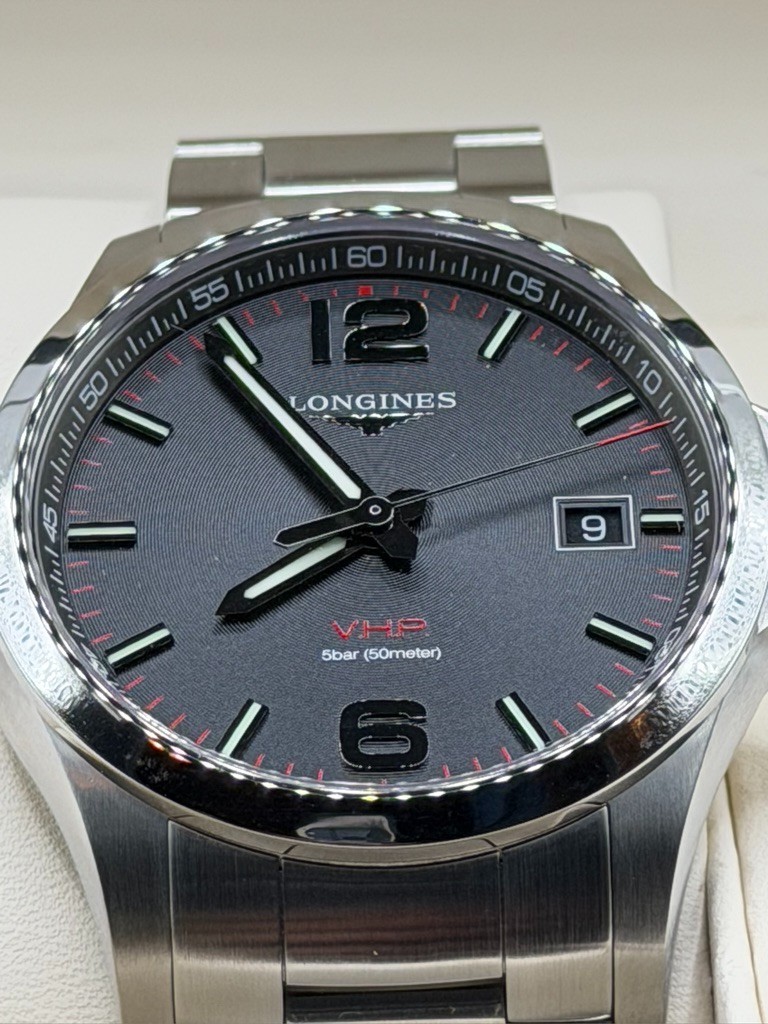 Longines Conquest V.H.P. – Pristine – Full Set – Stainless – Swiss Quartz – 41mm