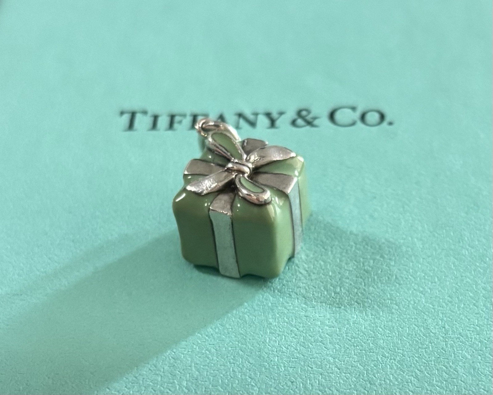 Tiffany & Co Silver Enamel Present Gift Box .46” Charm 5.1 Grams Vintage Pouch