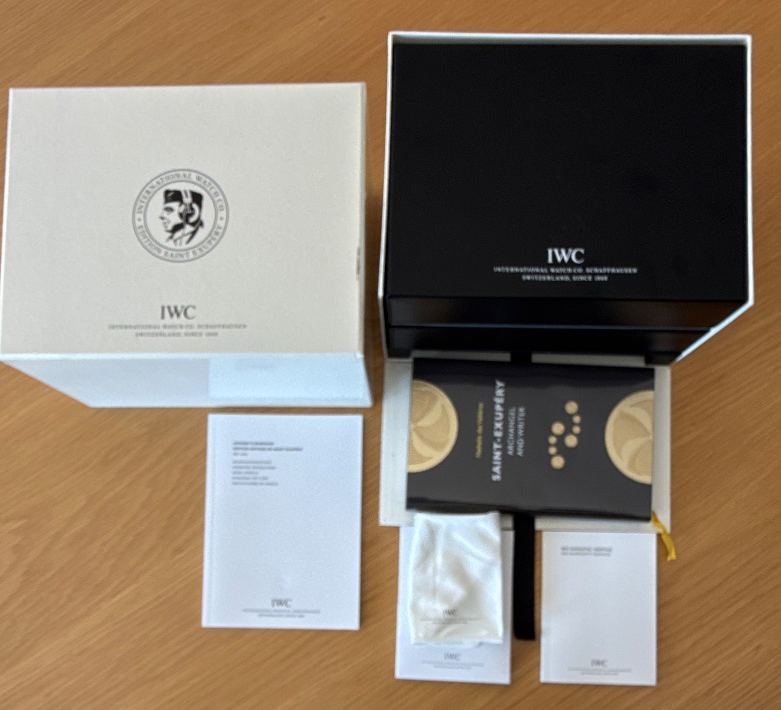 IWC Watch Leather Presentation Box w/ Outer Box, Booklets & Cleaning Cloth