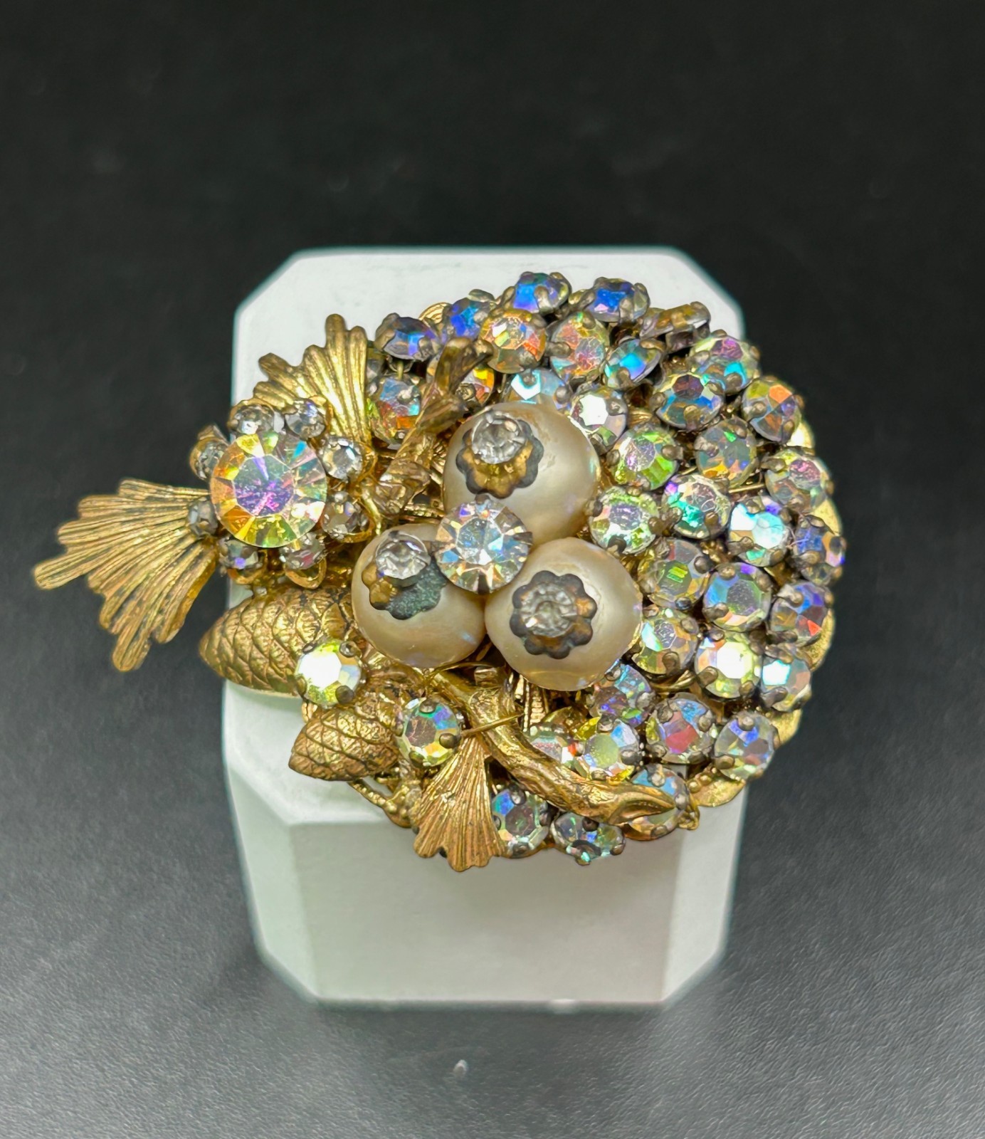 VINTAGE AUSTRIA WEST GERMANY BROOCH GOLD TONE RHINESTONE PEARLS PIN SET NO MARK