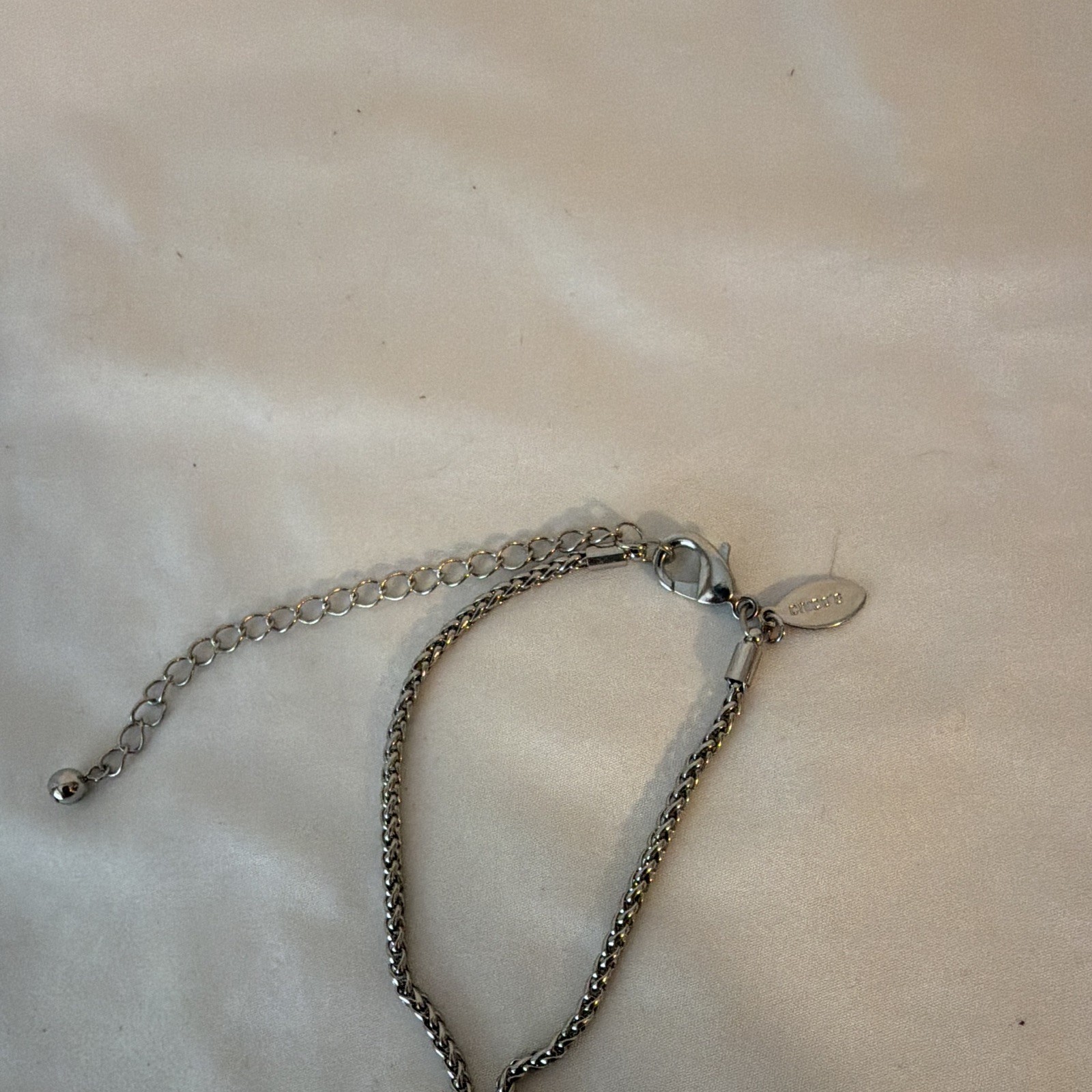 Chico’s Silver Cable Chain Necklace 17in Oval Charm Pendant Prong Set Adjustable