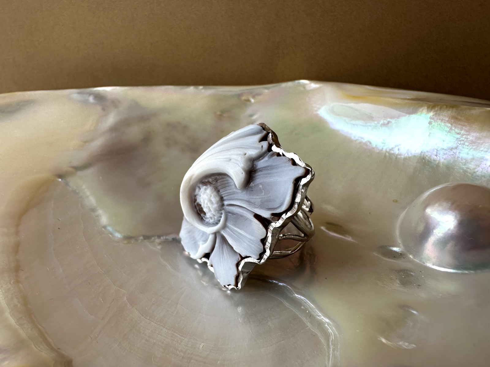 925 Silver Ring with True Sardonic Cameo Three Dimension Engraved “Flower”