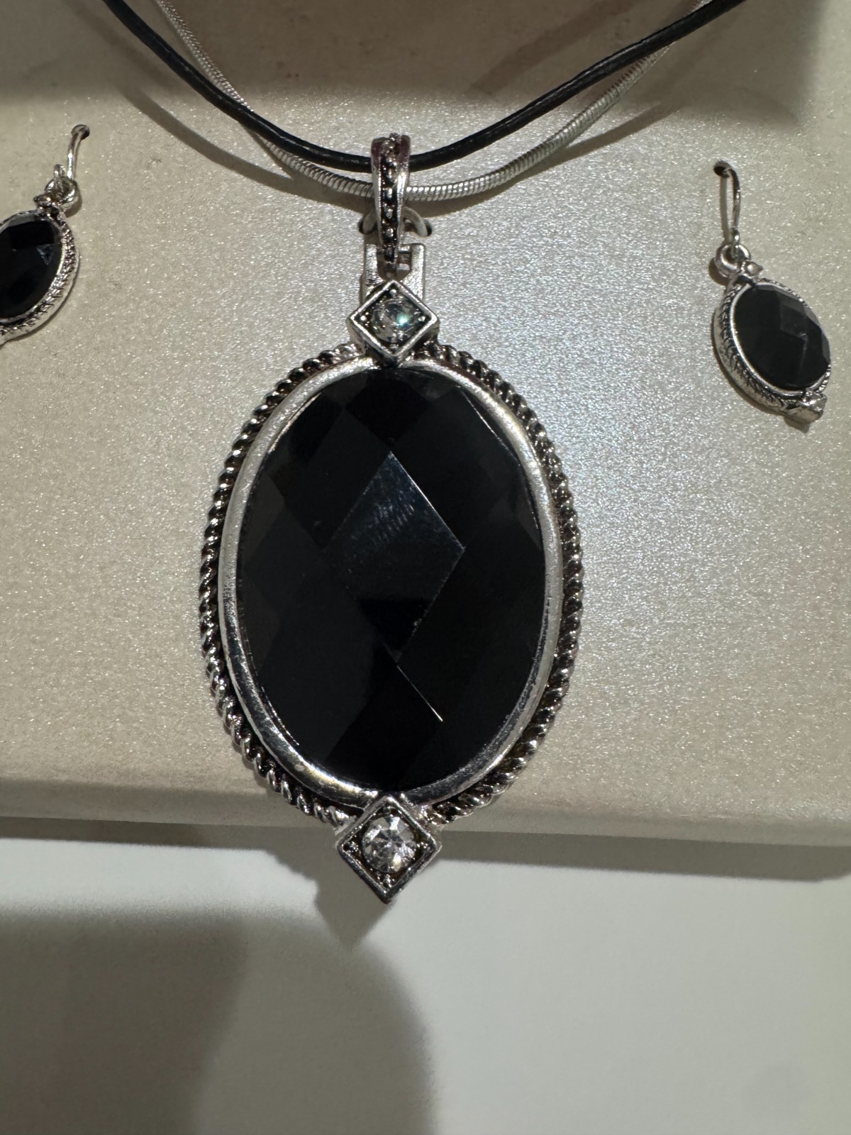 Vintage Kenneth Cole signed KC simulated onyx diamond & silver tone pendant & ea