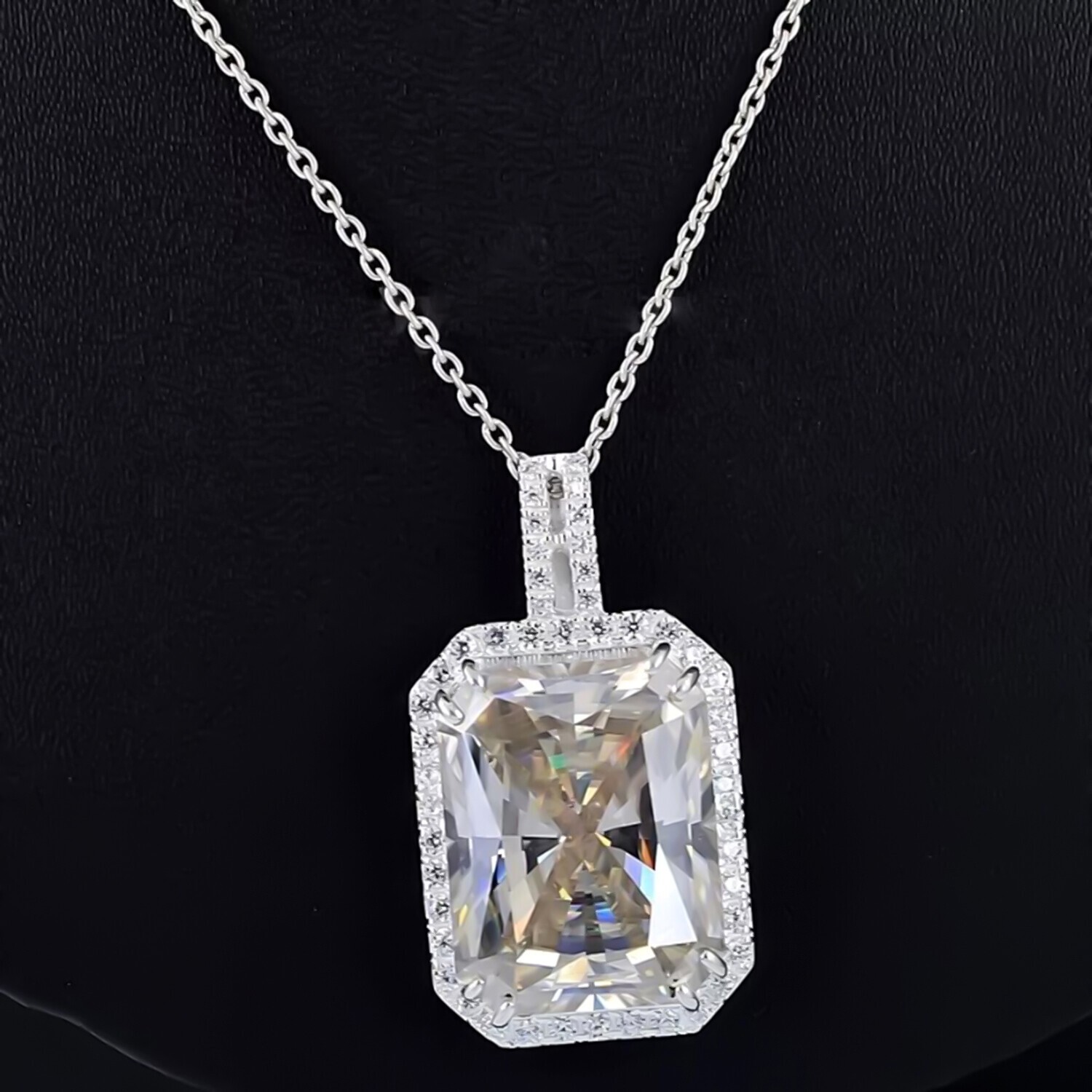 10 Ct F VS1 Diamond Pendant in 925 Silver Special Anniversary Jewelry