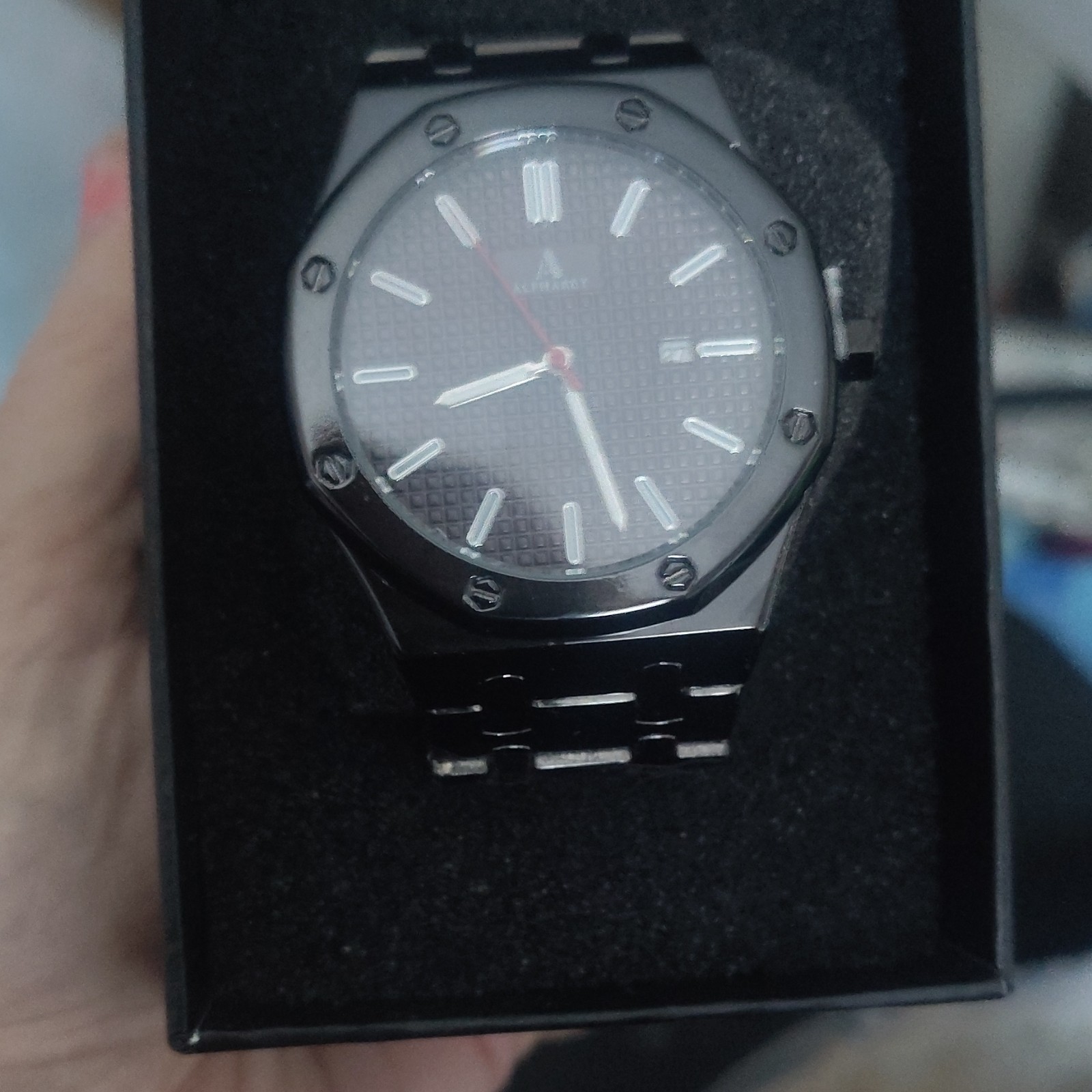 Black Analog Round Wristwatch w/ Date, Black Metal Bracelet, Stick Index