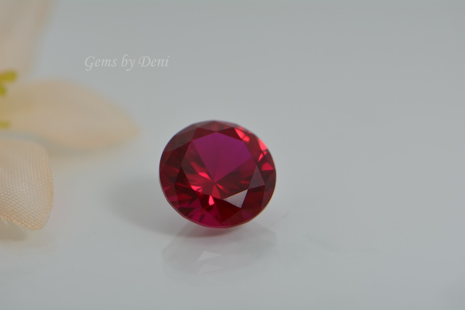 Lab-Created Ruby Round Shape Corundum (2mm-16mm).